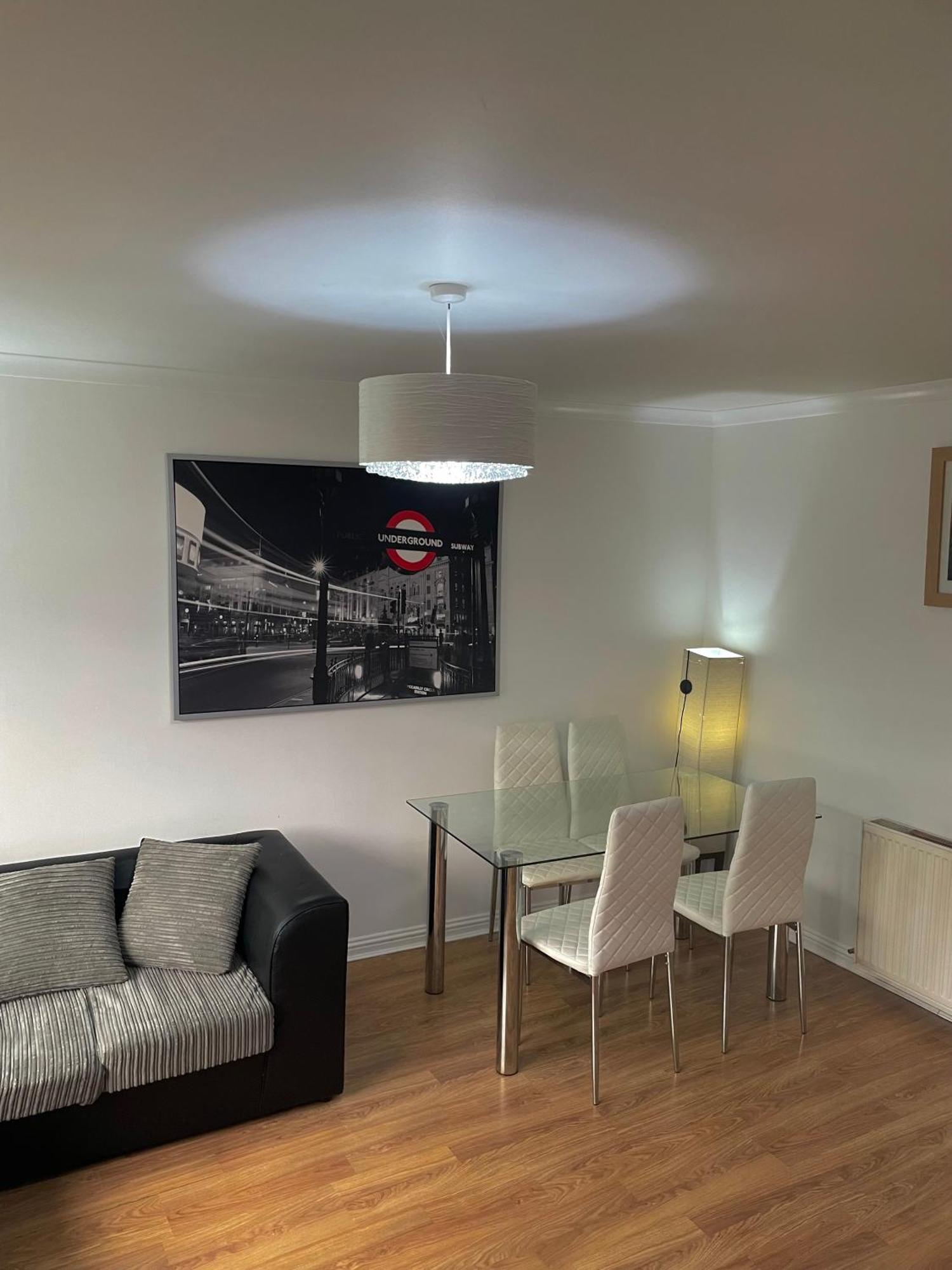 3 Bed, 2 Bedroom City Centre Apt * Glasgow