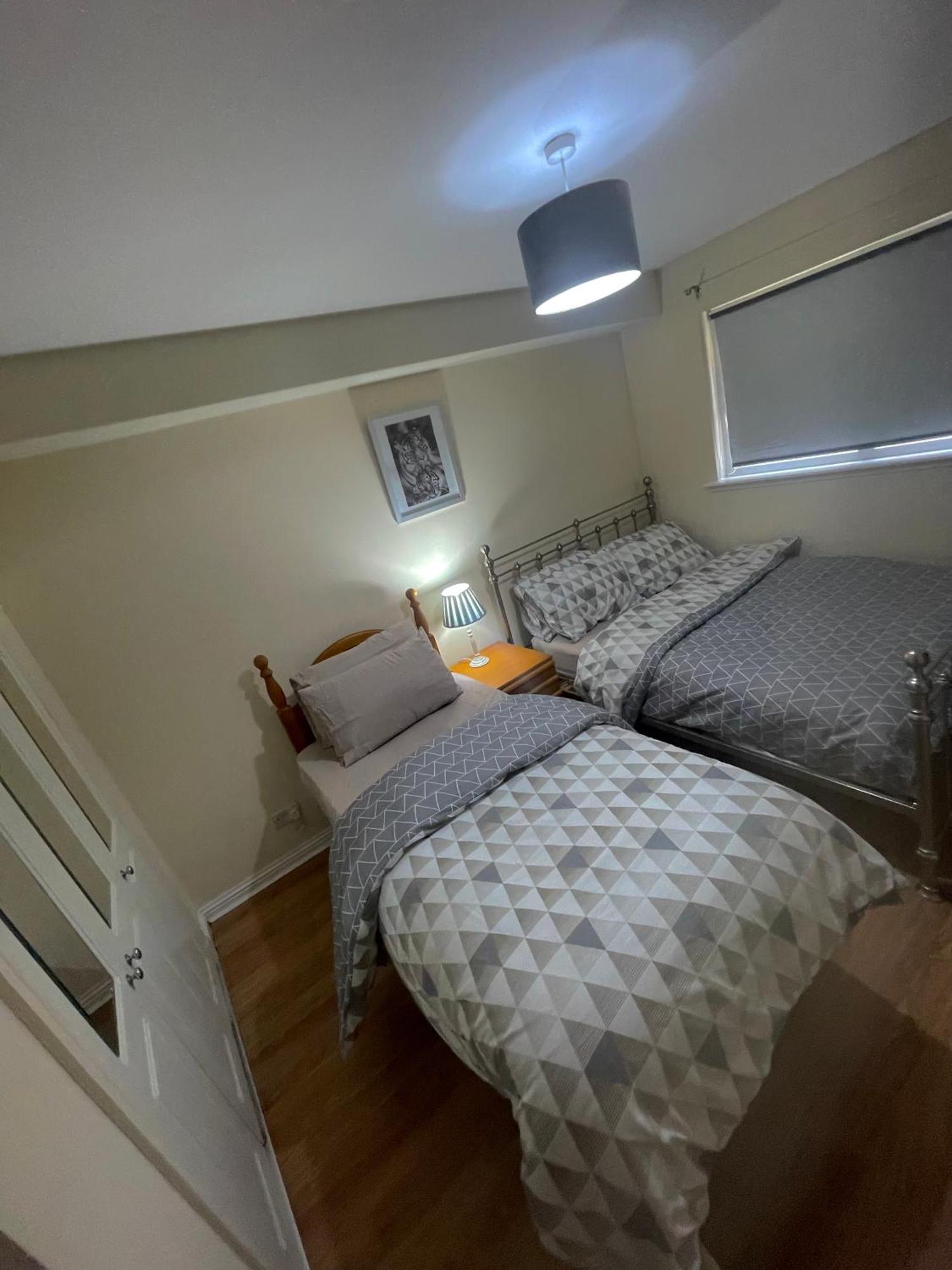 Apartment 3 Bed, 2 Bedroom City Centre Apt *