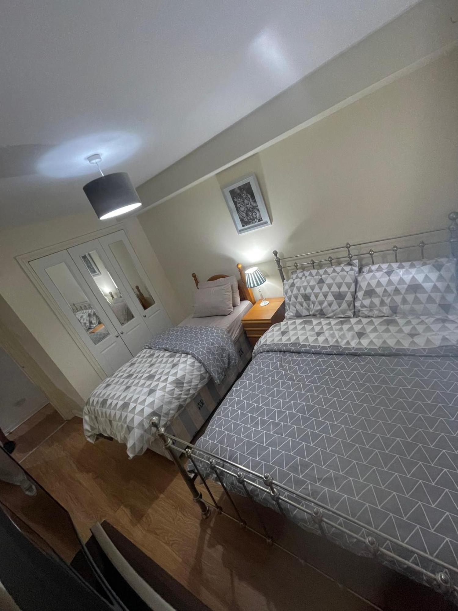 3 Bed, 2 Bedroom City Centre Apt