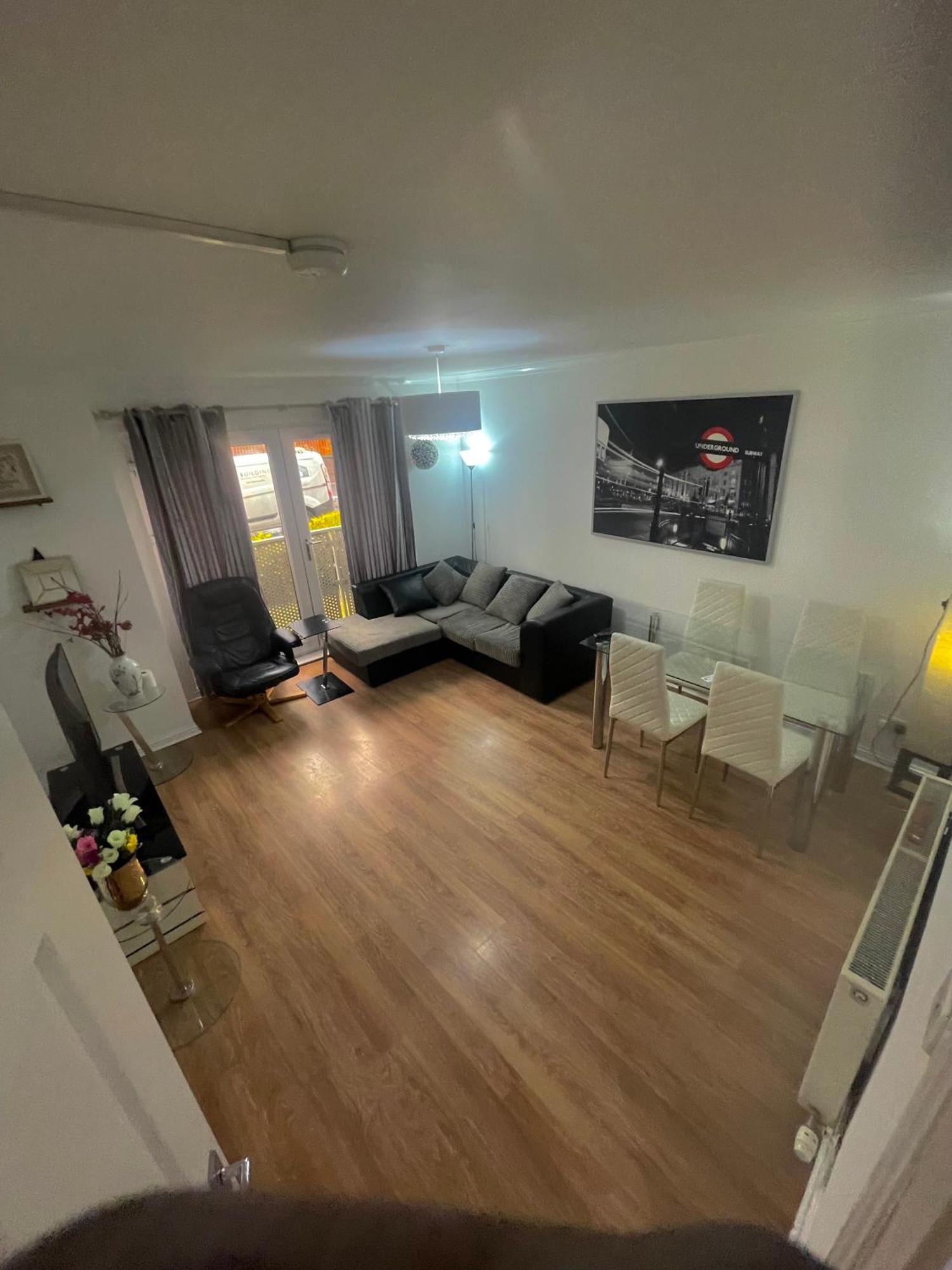 3 Bed, 2 Bedroom City Centre Apt Apartment