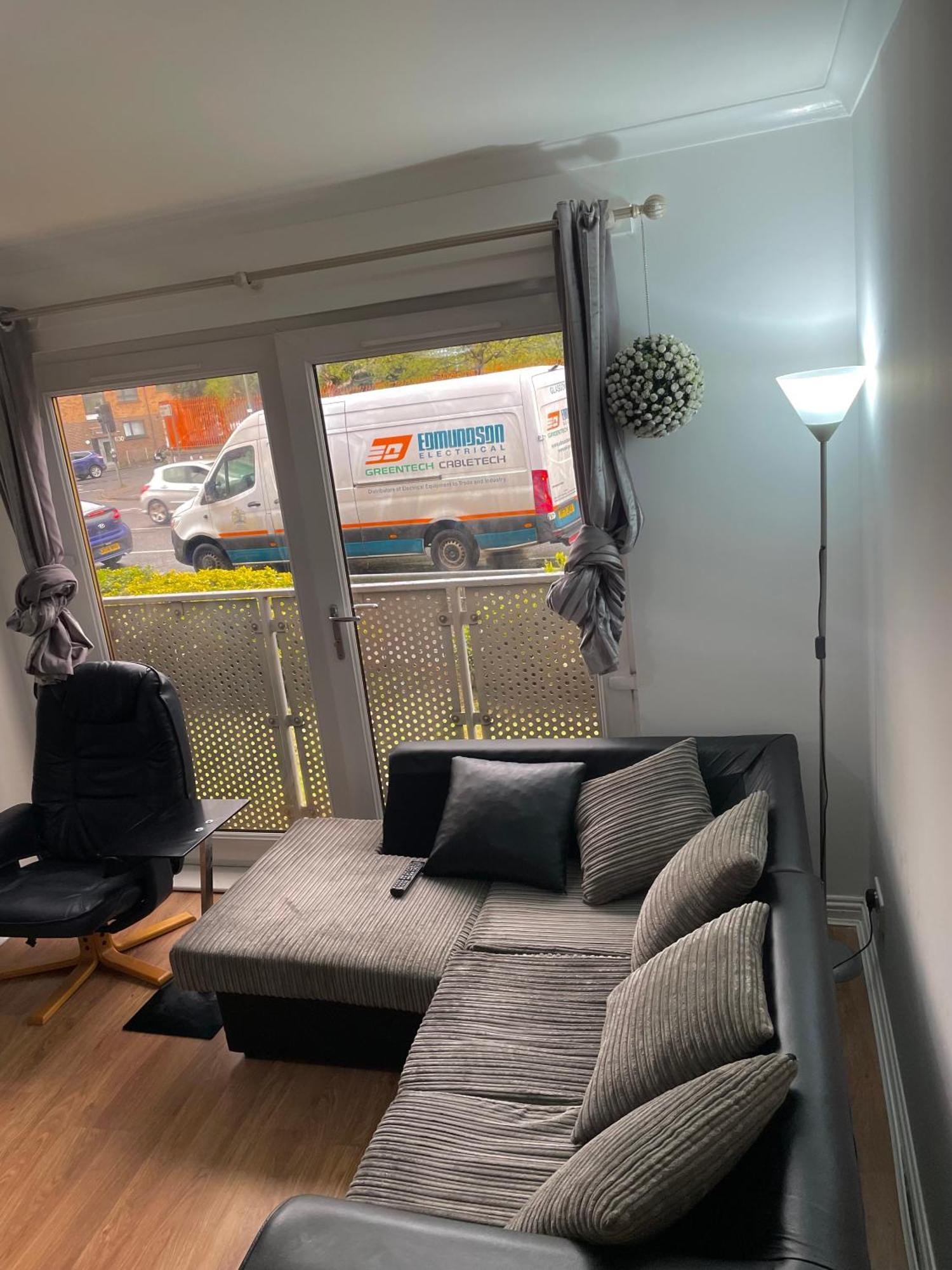 Apartment 3 Bed, 2 Bedroom City Centre Apt *