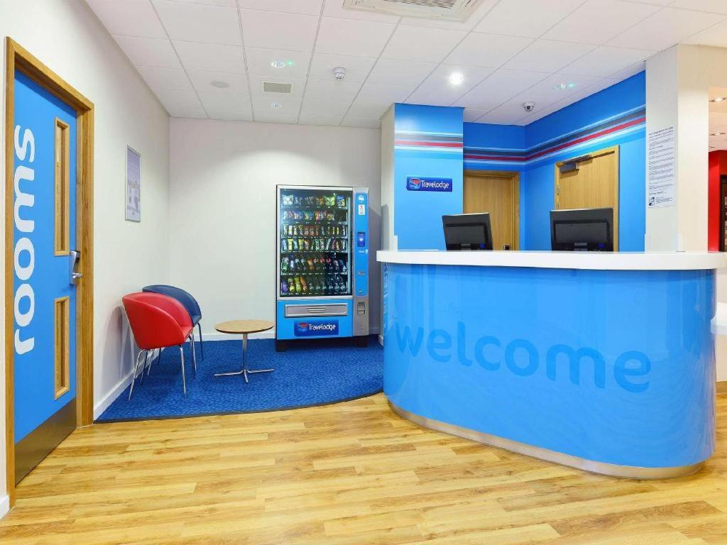 Travelodge Queen Street Hotel 3*
