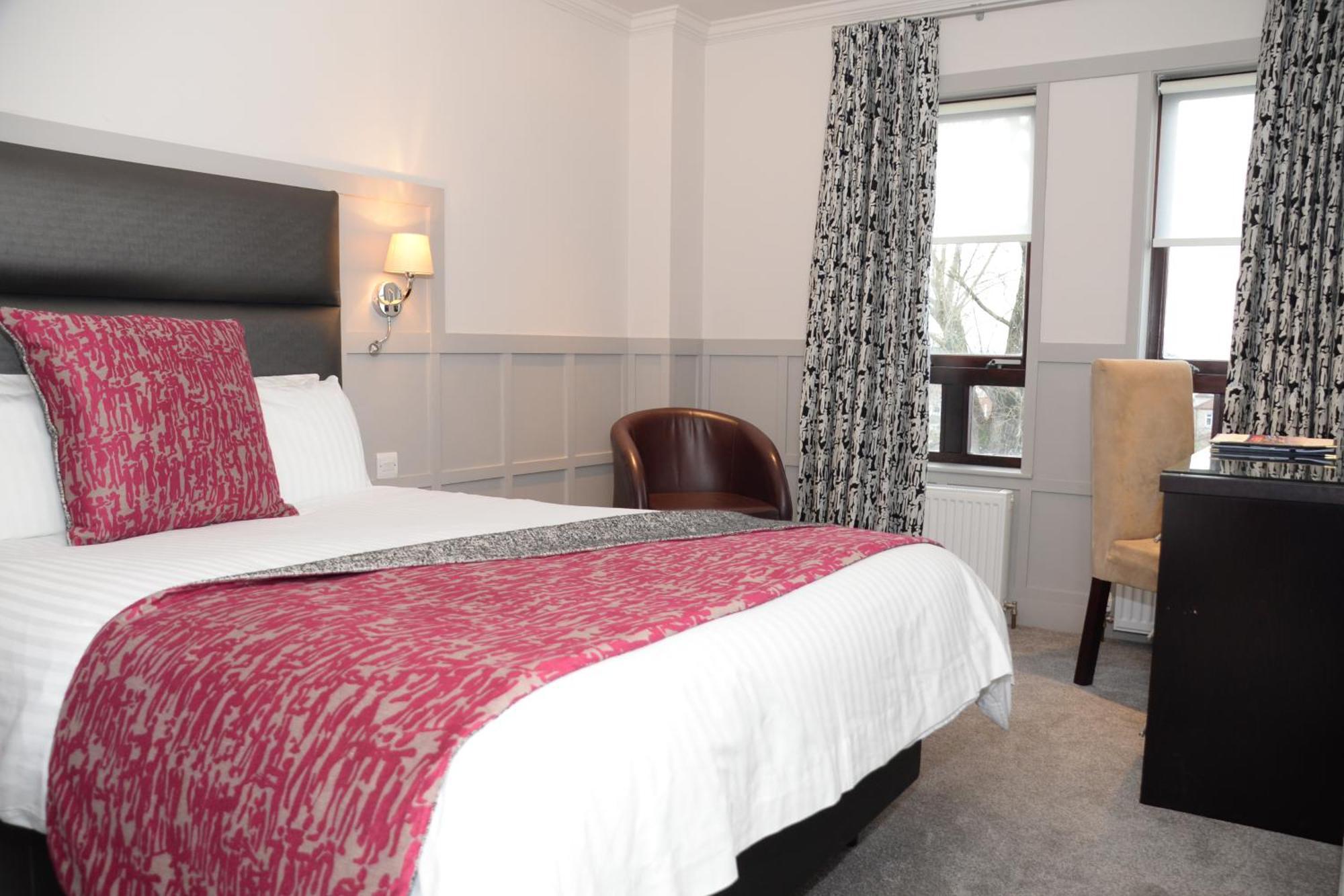 Hotel Glynhill & Near Airport 4*