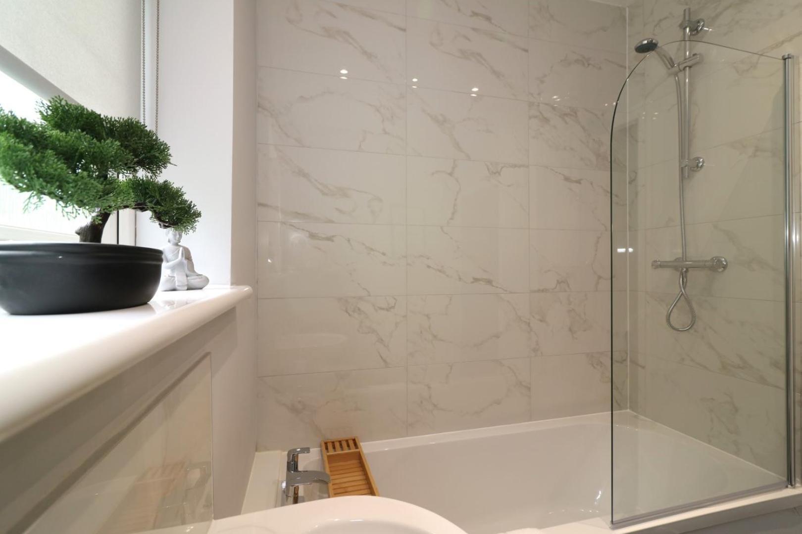 Signature - Huntley House Apartment