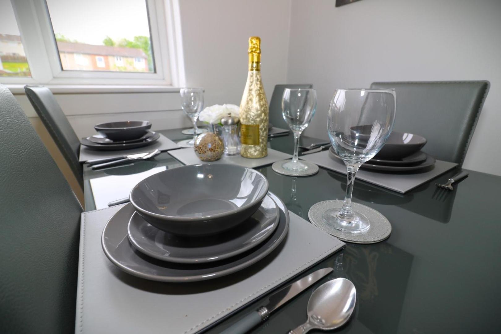 Signature - Huntley House Apartment *
