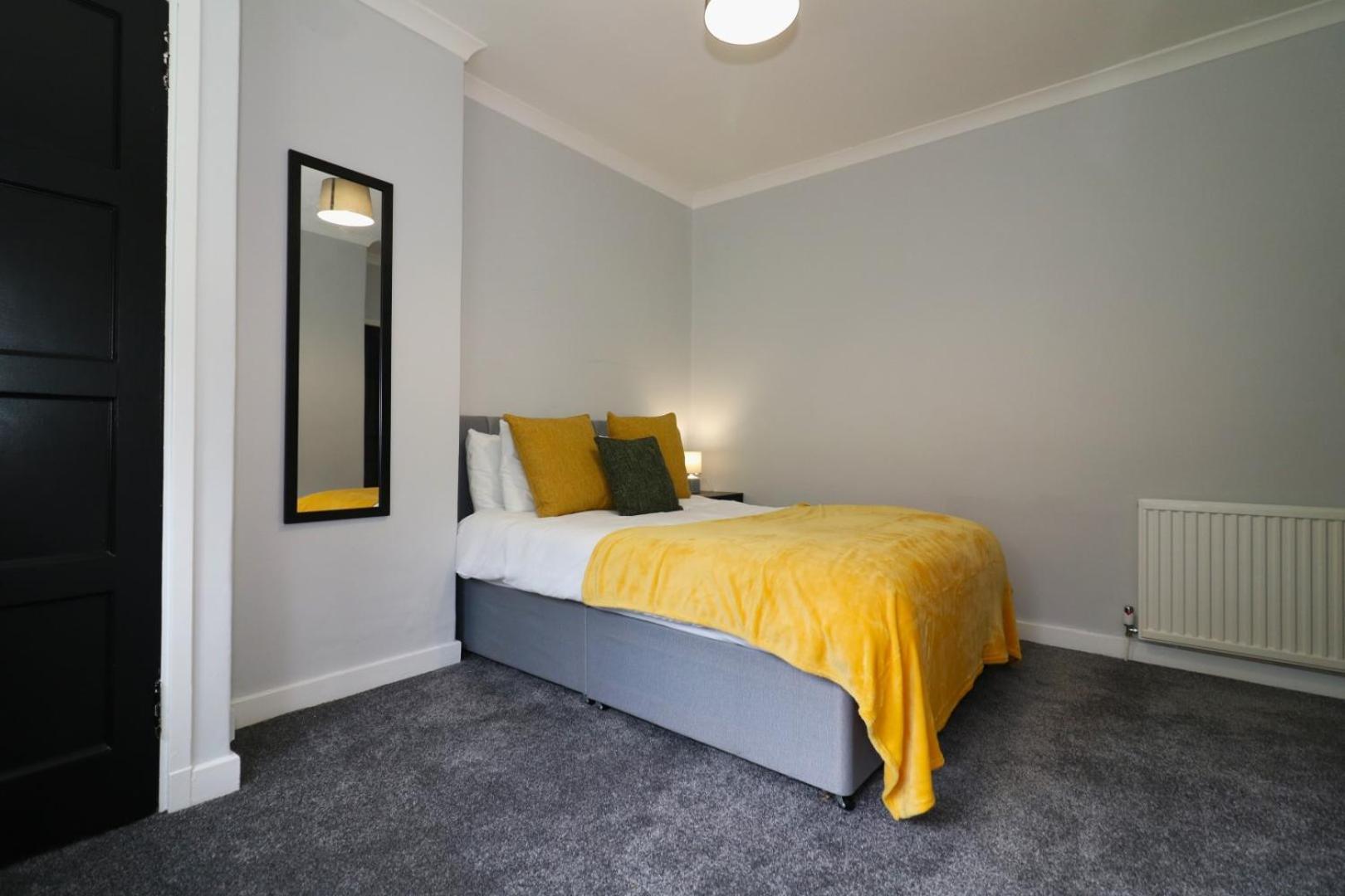 Signature - Huntley House Apartment Glasgow