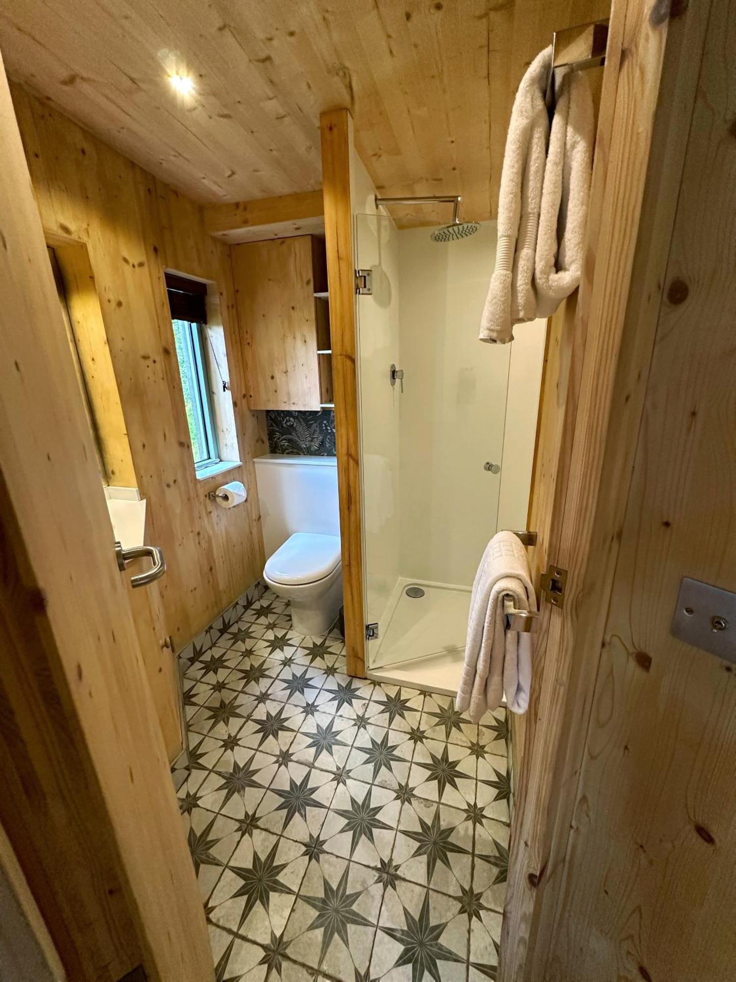 Craigmaddie Muir Roundhouse With Hot Tub Romantic, Luxury, Rural For 2 Near Milngavie * Glasgow