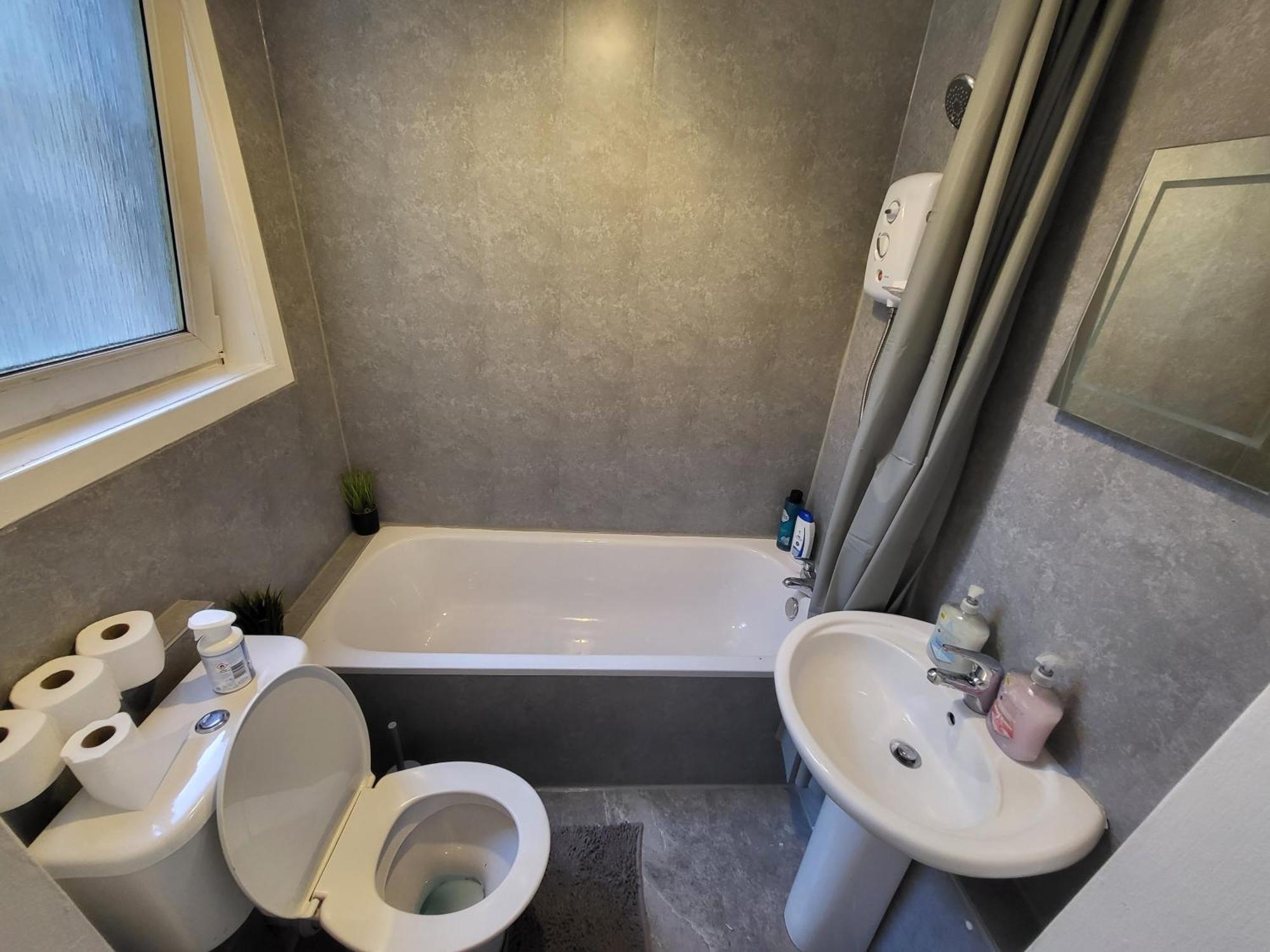 Victoria Road Apartment