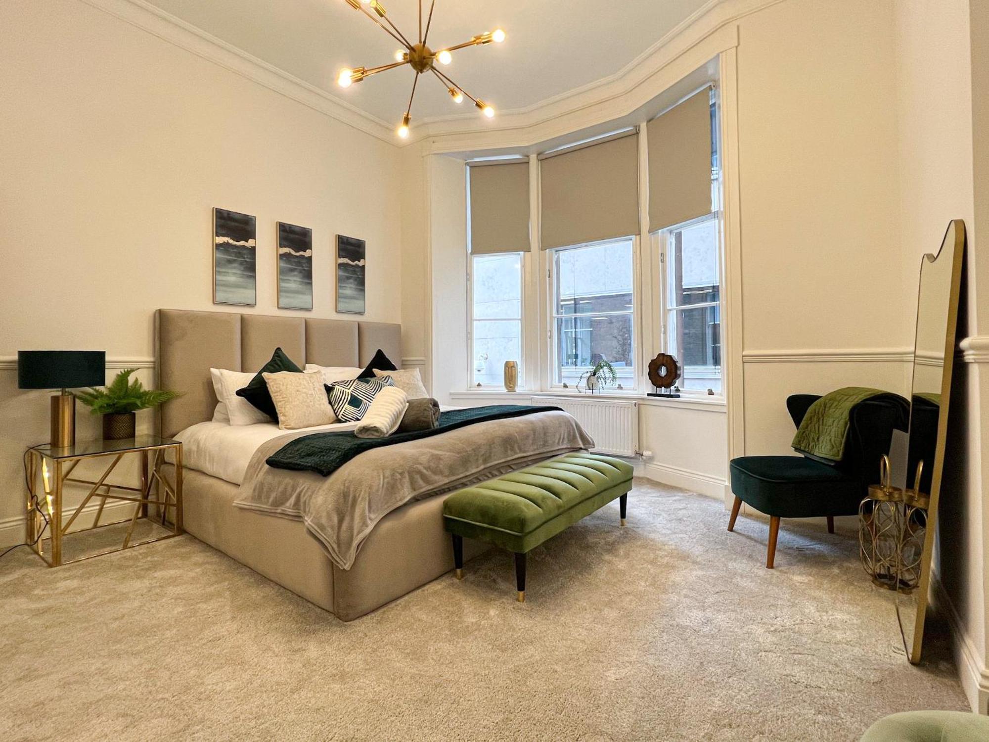 Large Blythswood Apartment *