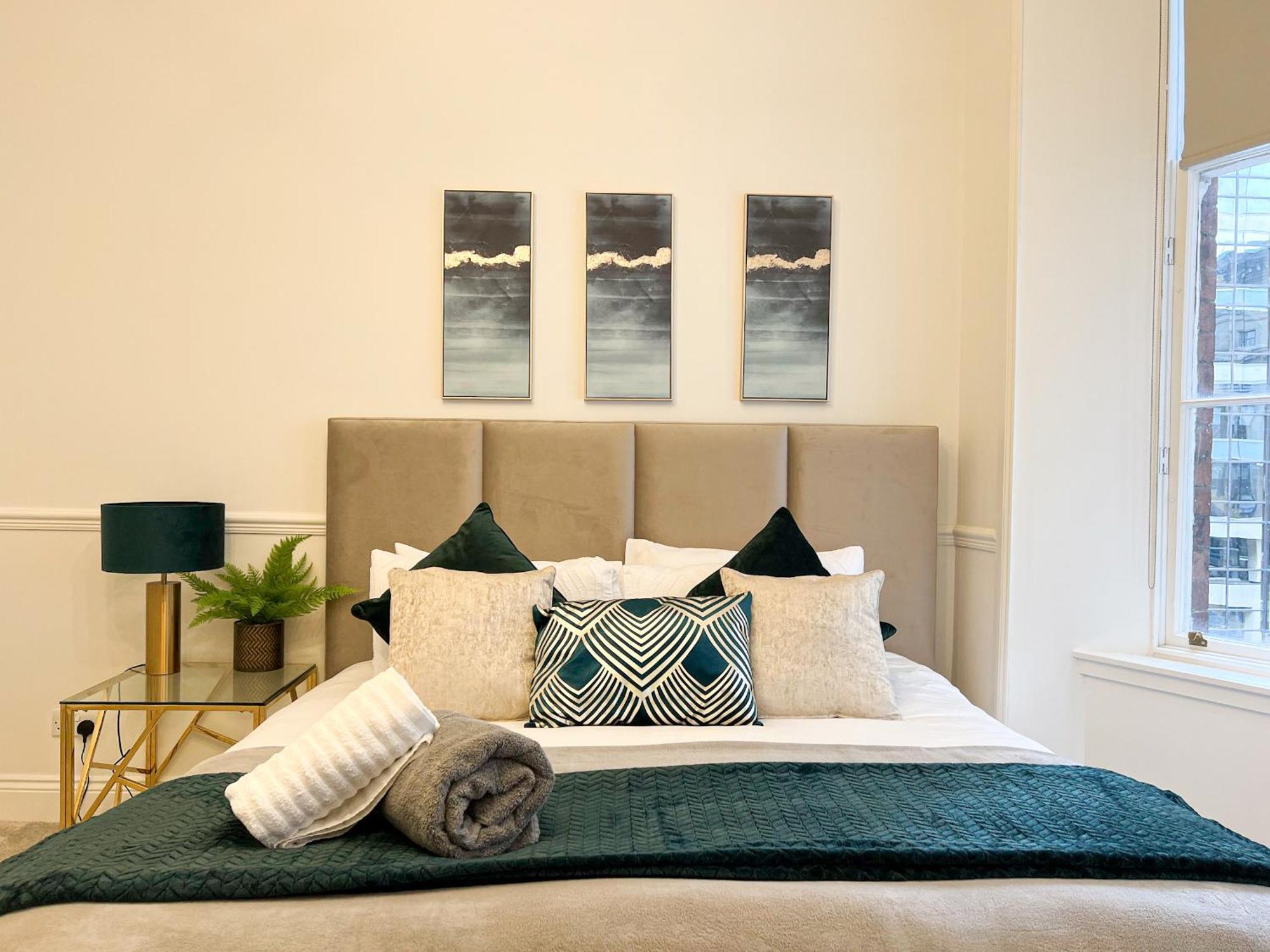 Large Blythswood