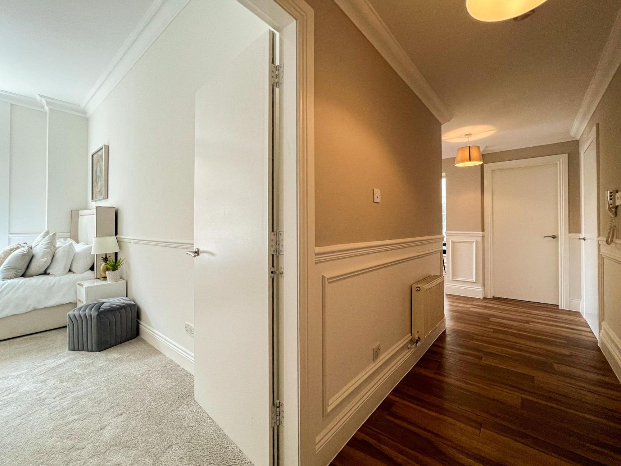 Large Blythswood Apartment Glasgow