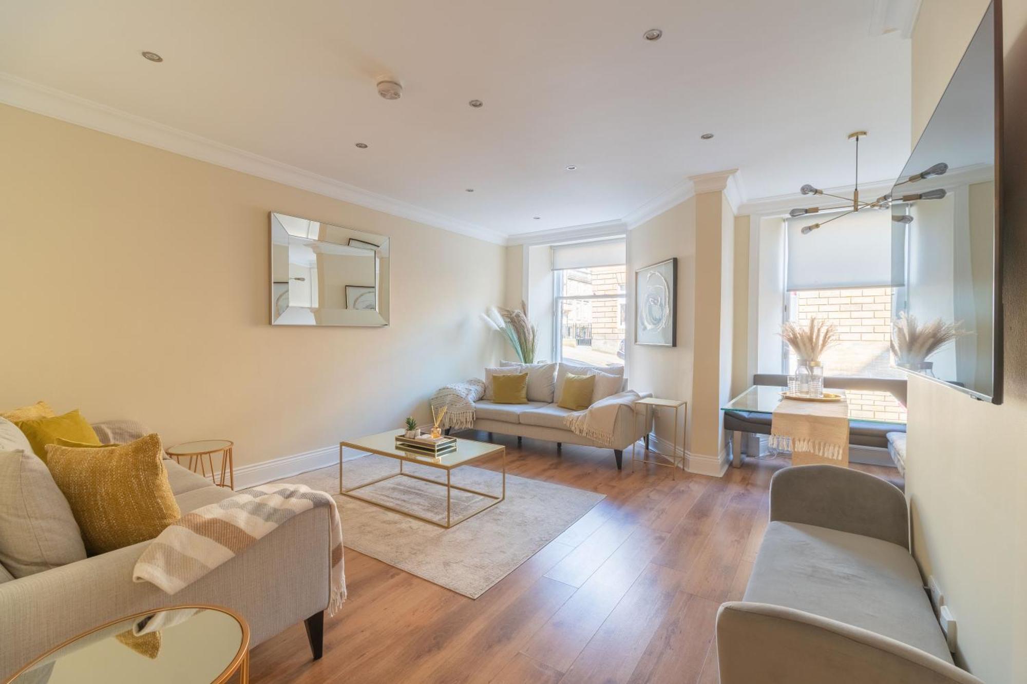 Large Blythswood *