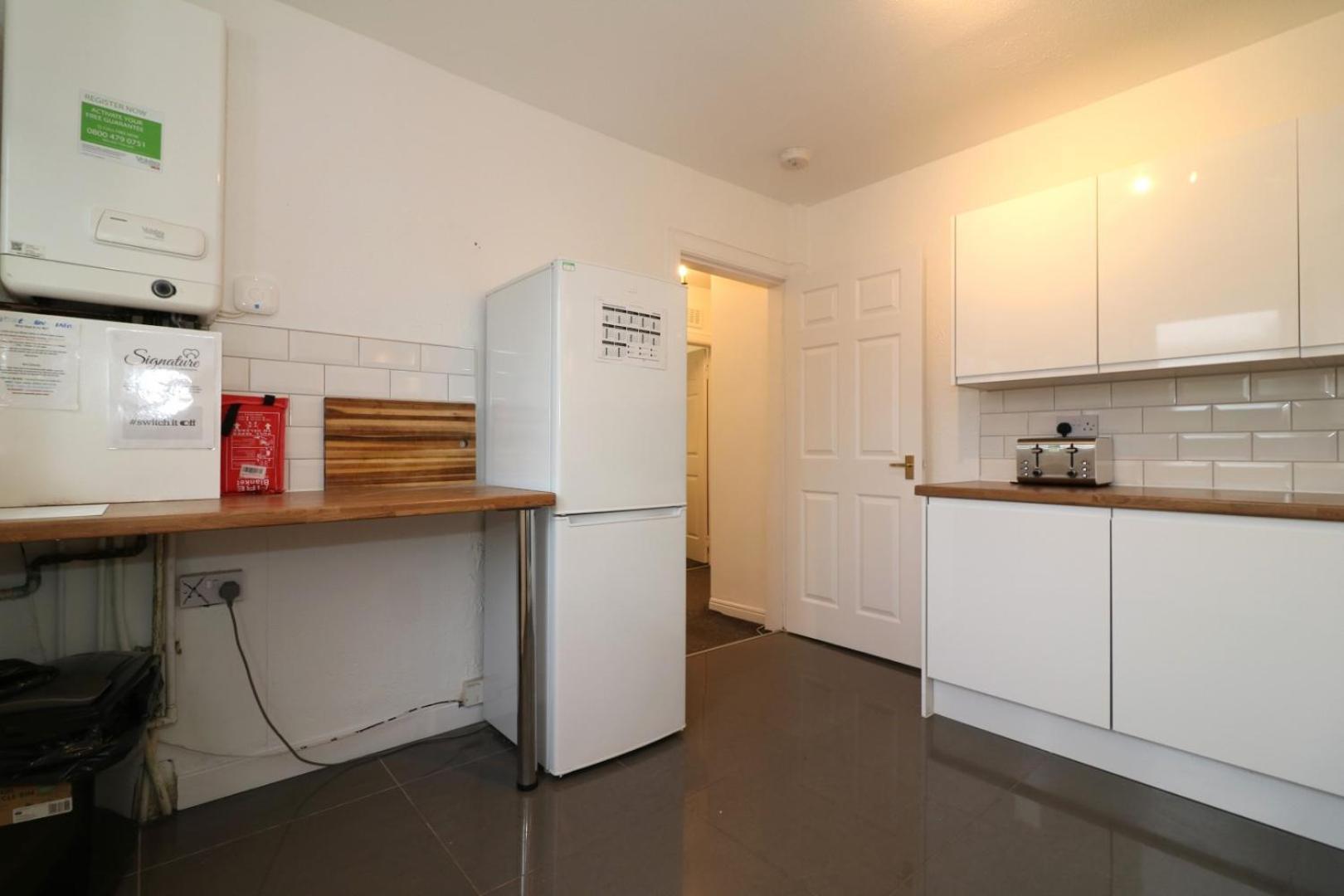 Signature - Glen Lee House Apartment Glasgow