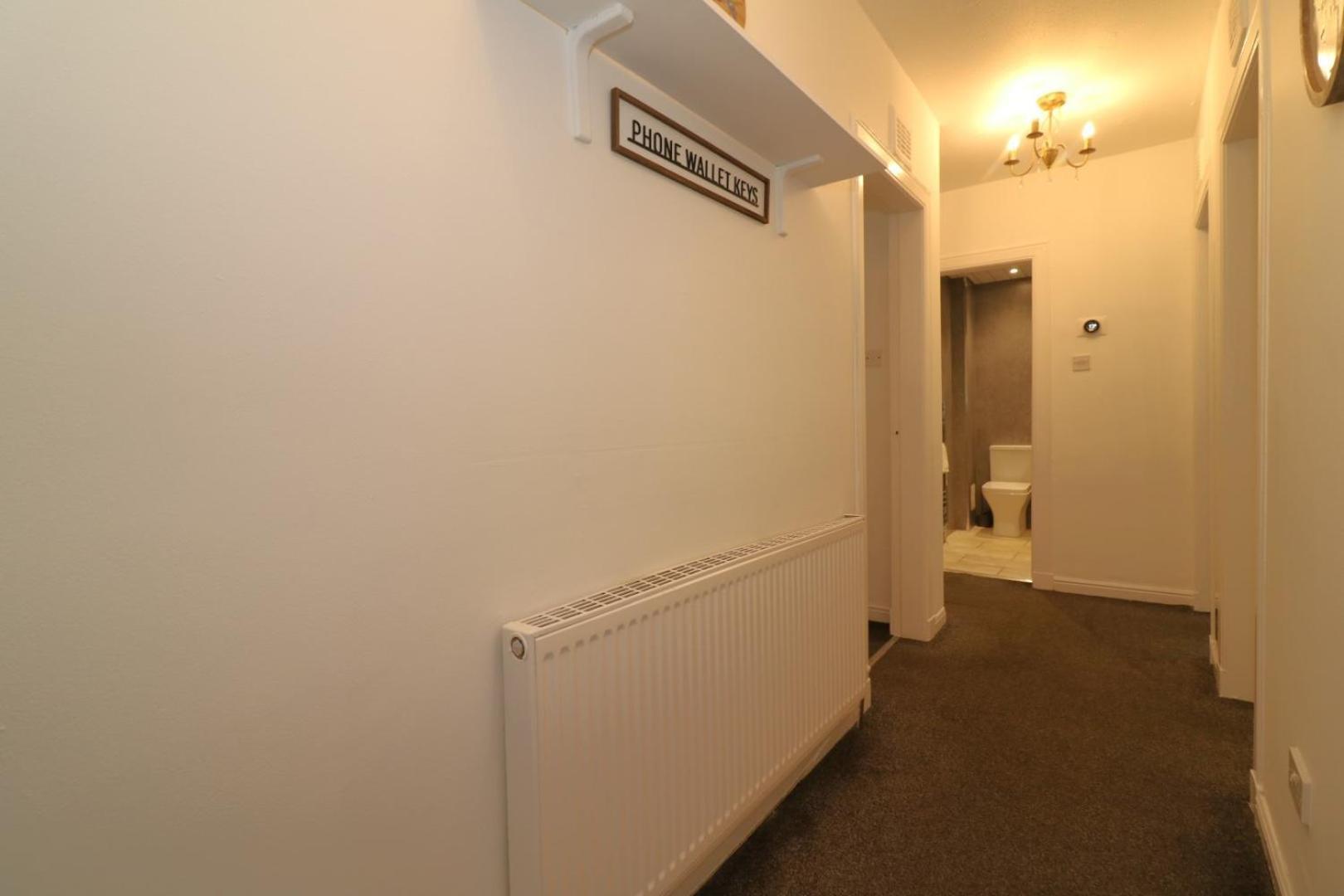 Signature - Glen Lee House Glasgow