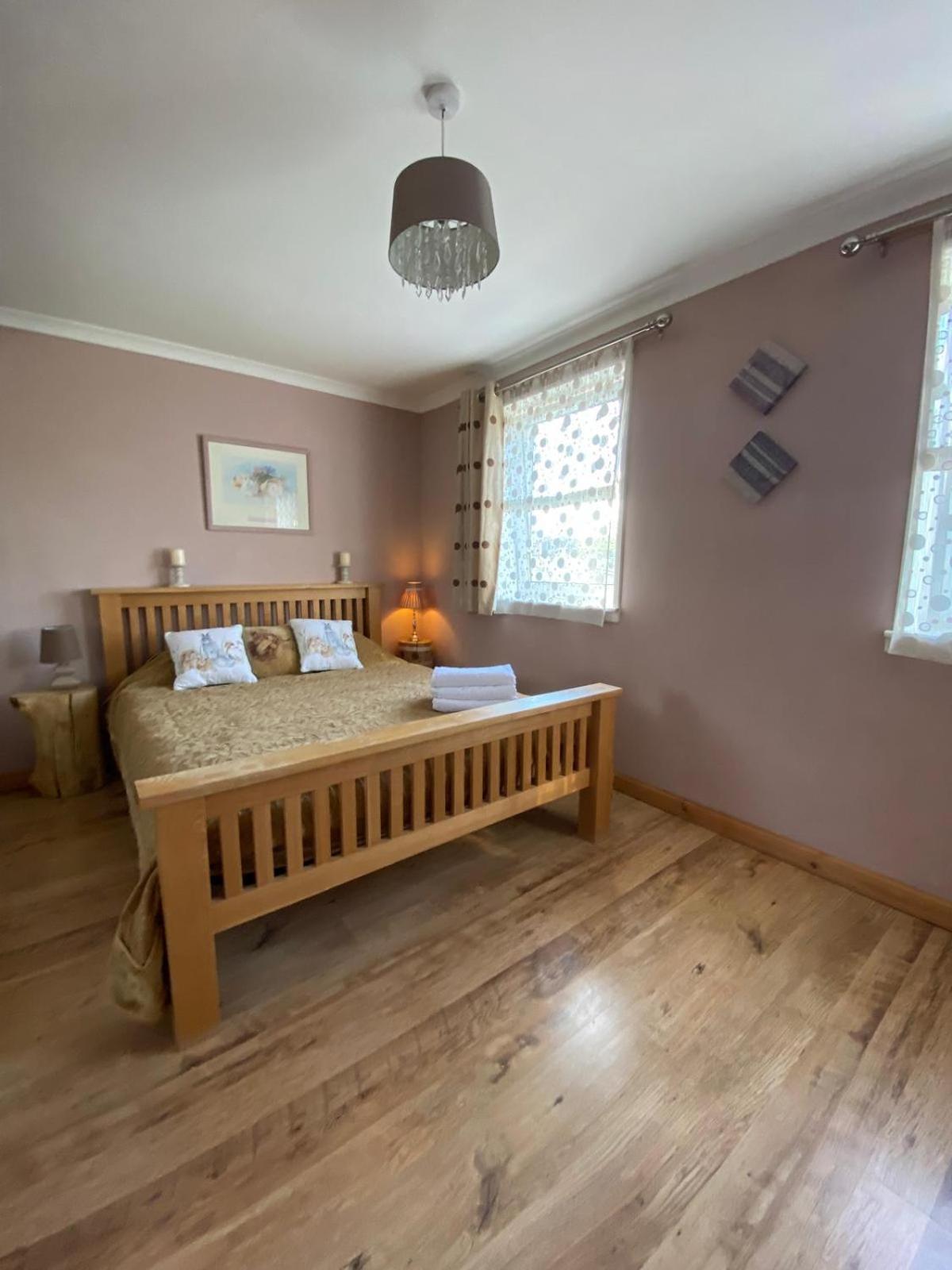 Stunning 3 Bedroom House With 2 Bathrooms Glasgow