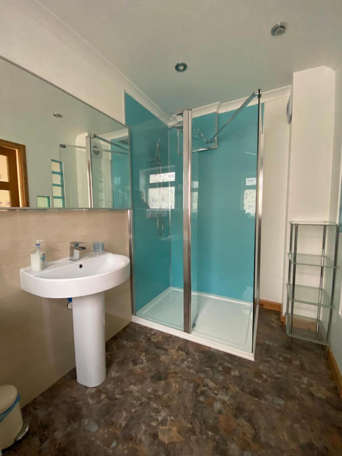 Stunning 3 Bedroom House With 2 Bathrooms