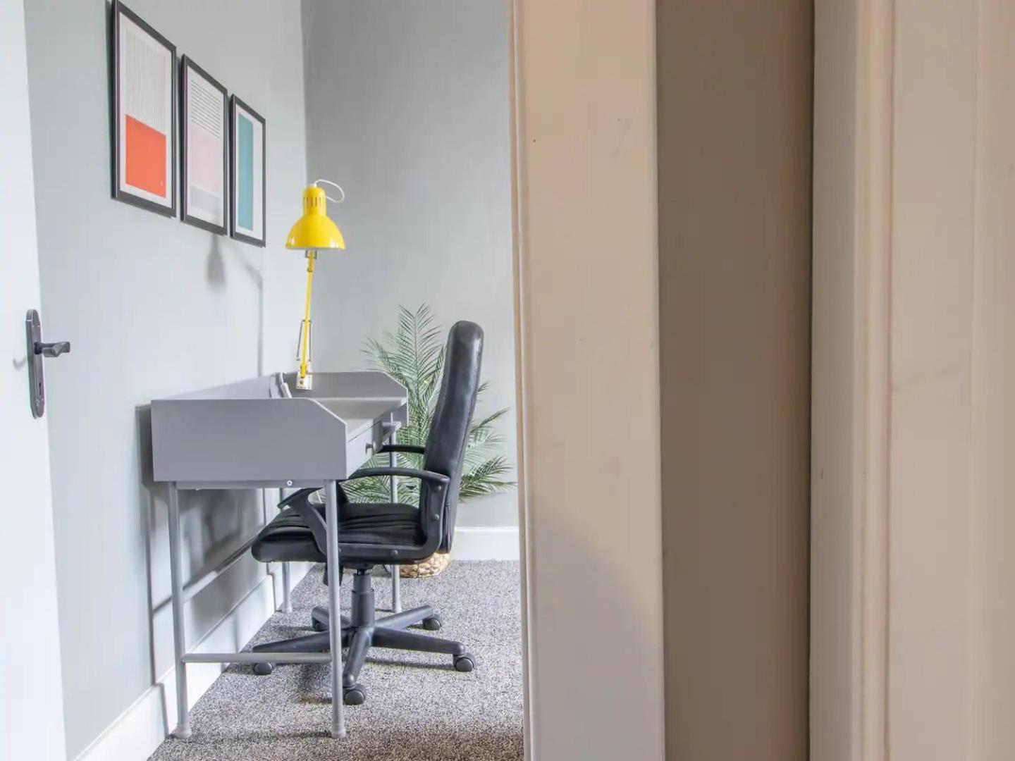 Apartment Pass The Keys West End Cosy Pop Of Colour