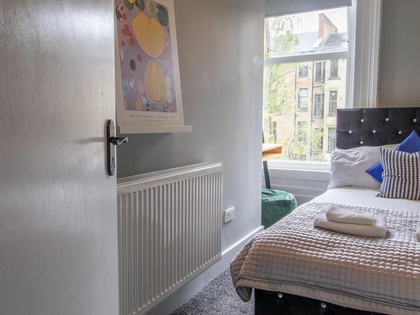 Apartment Pass The Keys West End Cosy Pop Of Colour