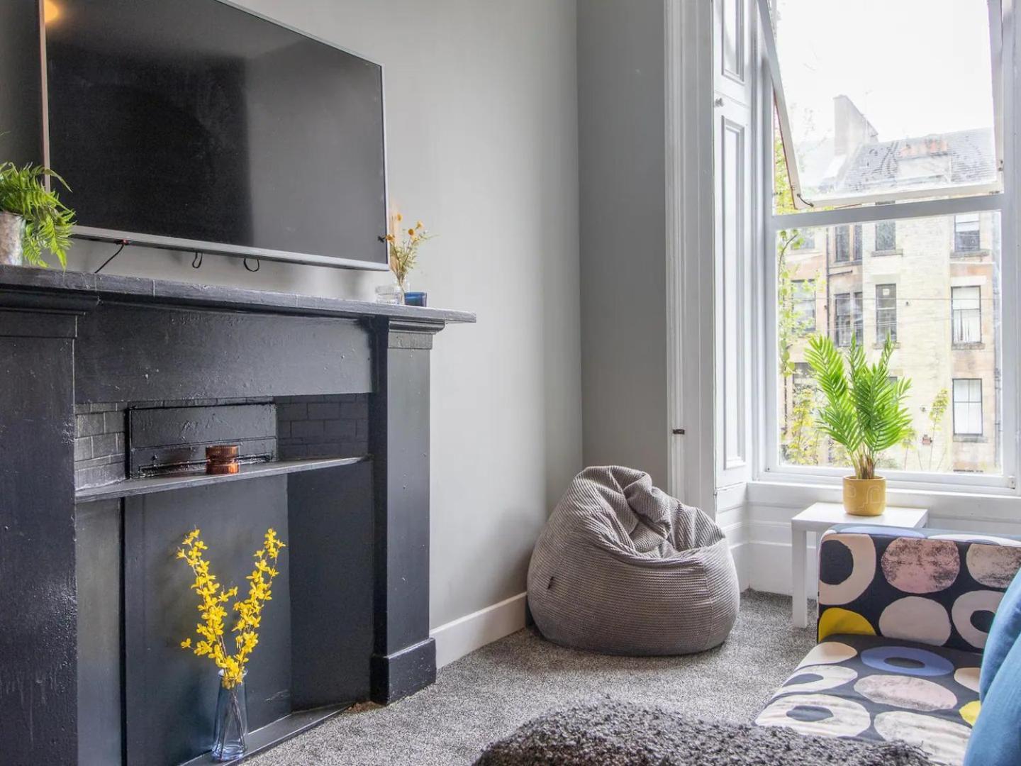 Apartment Pass The Keys West End Cosy Pop Of Colour