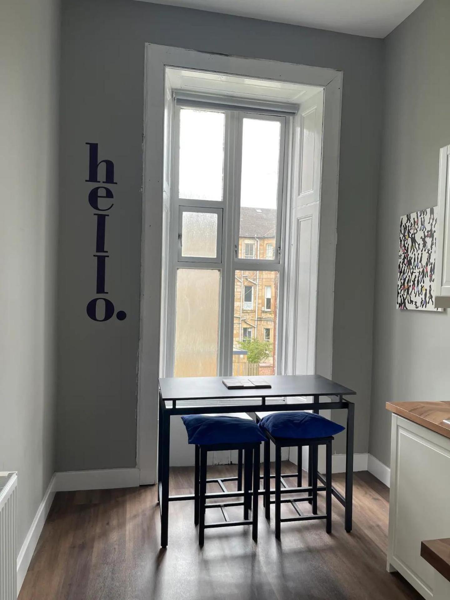 Apartment Pass The Keys West End Cosy Pop Of Colour