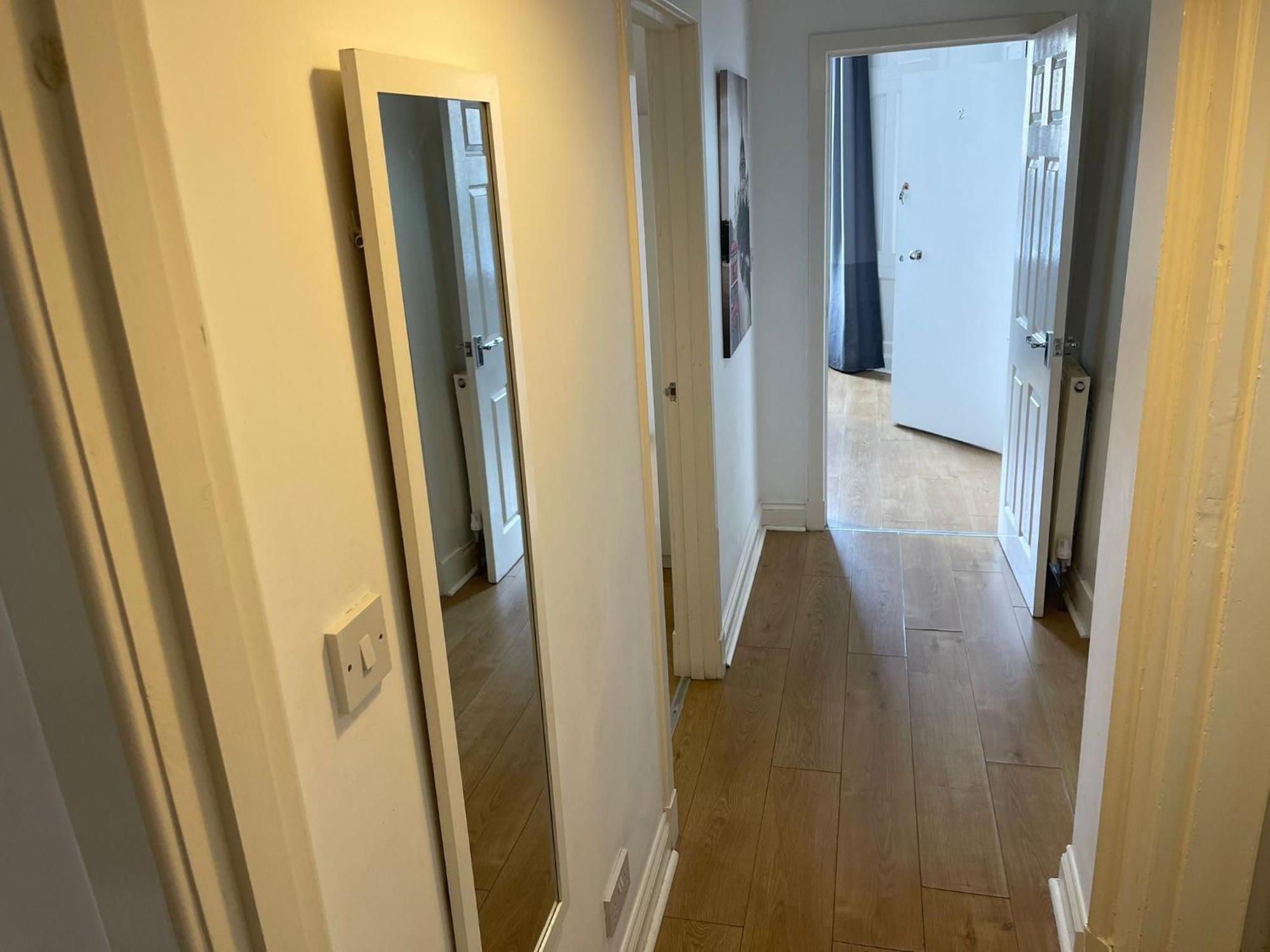 Elder Park Apartment *