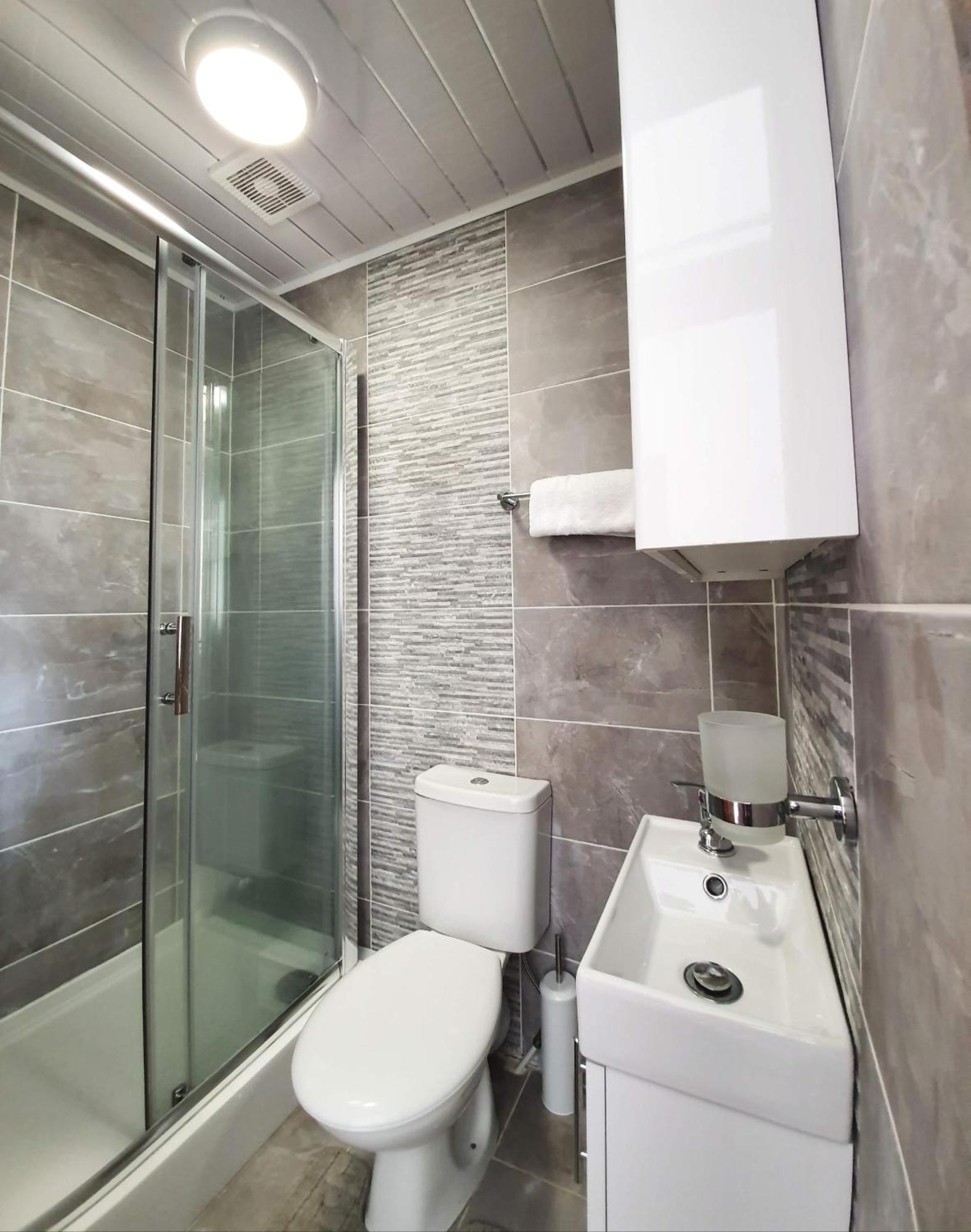 Studio Paisley Road West Apartment *