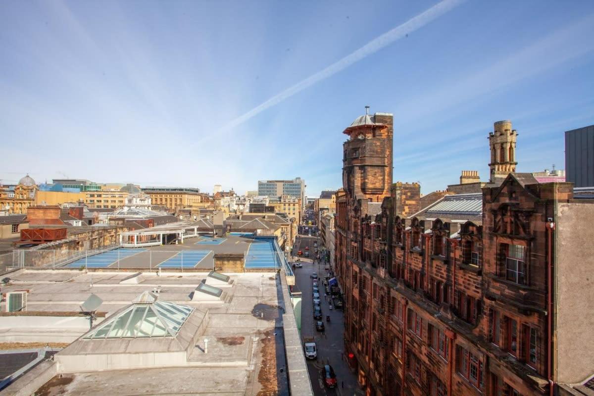 Beautiful Penthouse In Centre Location *