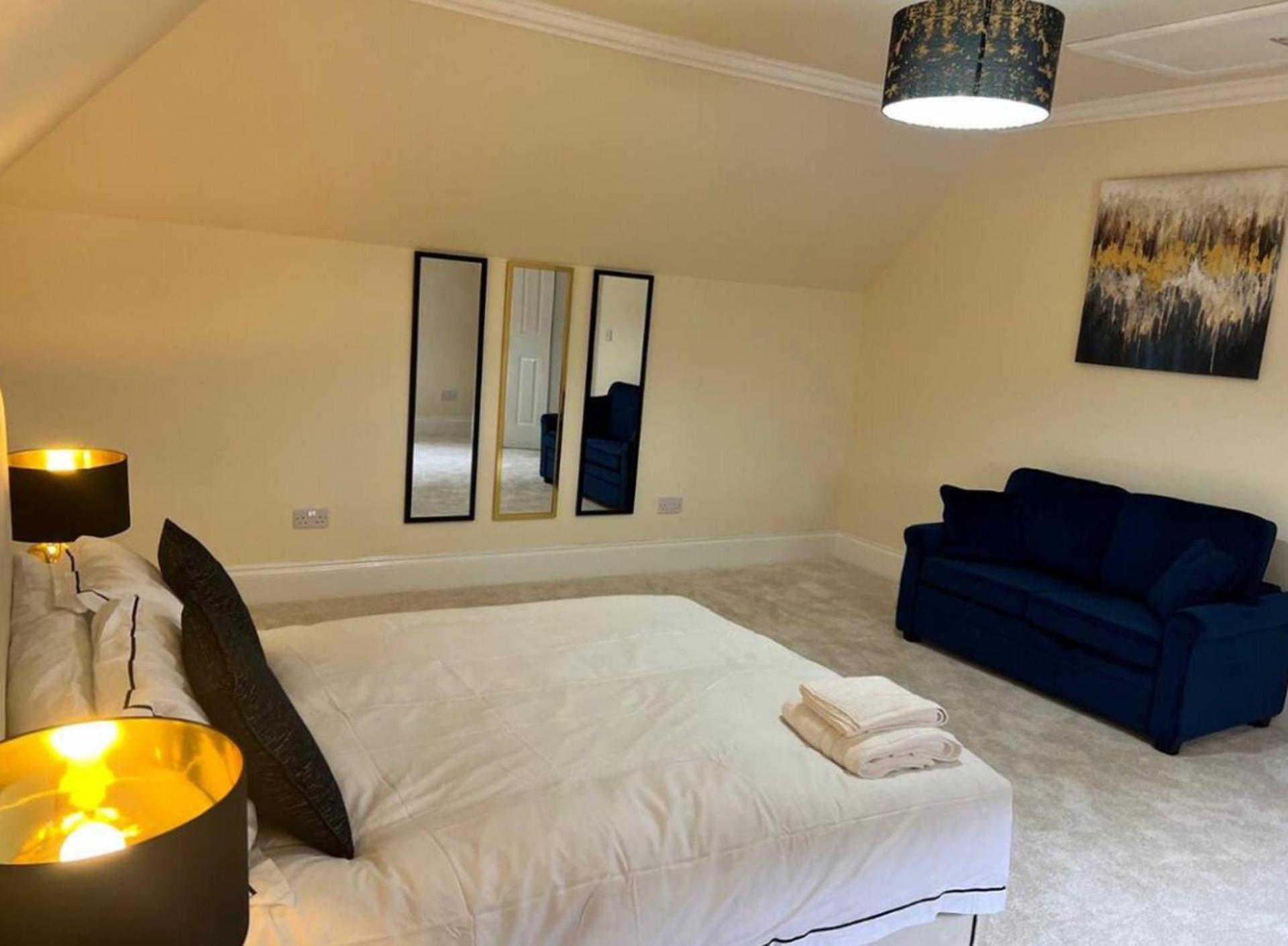 Paradise - Spacious 3- Bed House Holiday home Glasgow