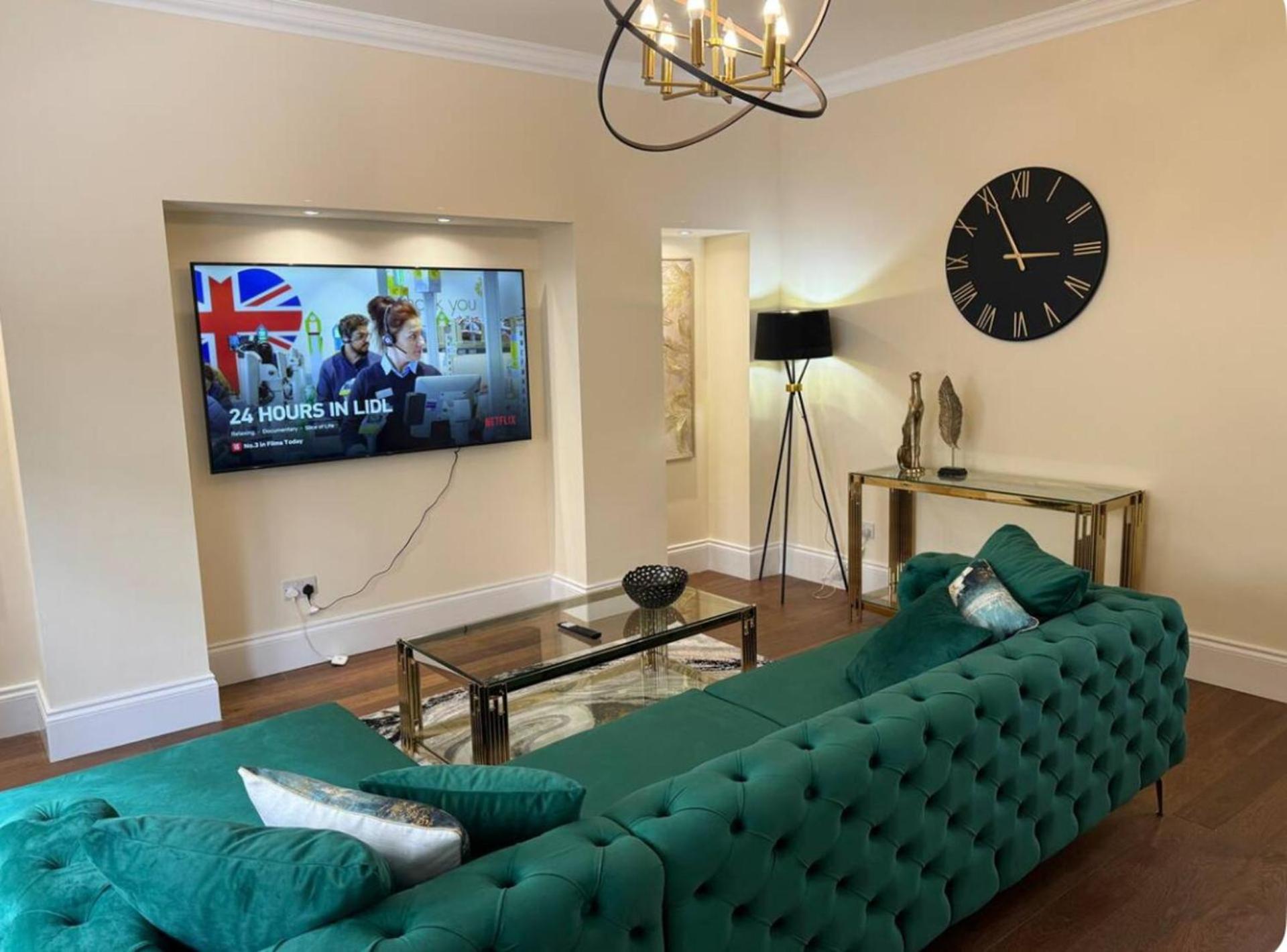 Paradise - Spacious 3- Bed House * Glasgow