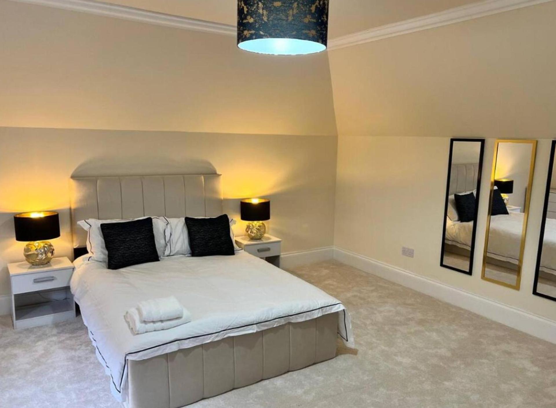 Holiday home Paradise - Spacious 3- Bed House *