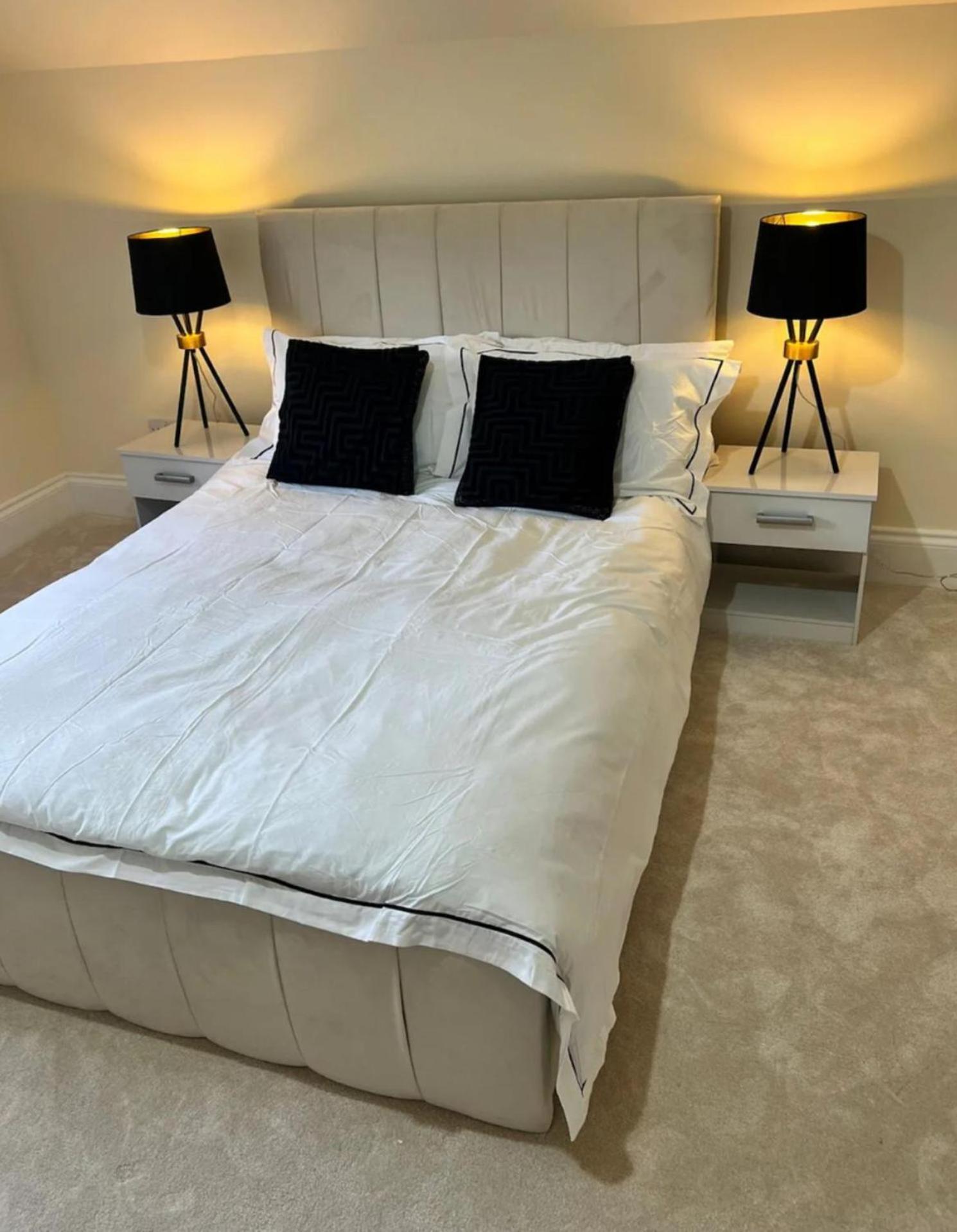 Paradise - Spacious 3- Bed House Holiday home Glasgow