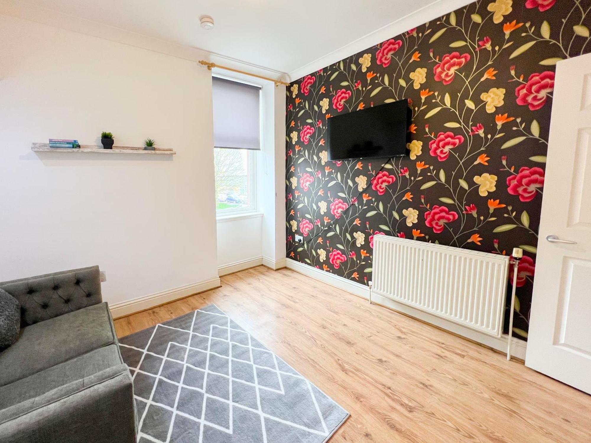 Chic Minimalist Retreat In Ibrox Apartment Glasgow