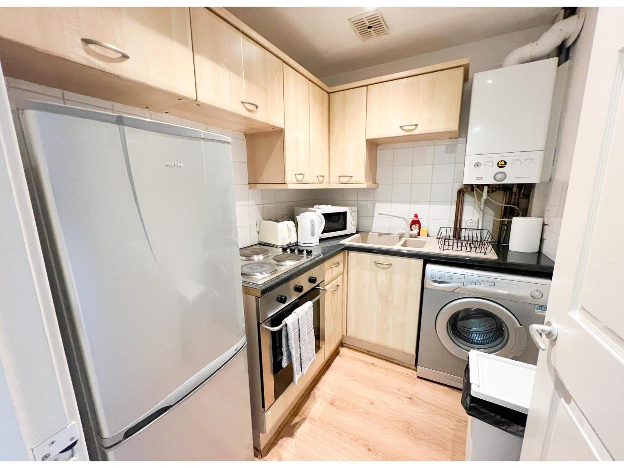 Apartment Chic Minimalist Retreat In Ibrox Glasgow