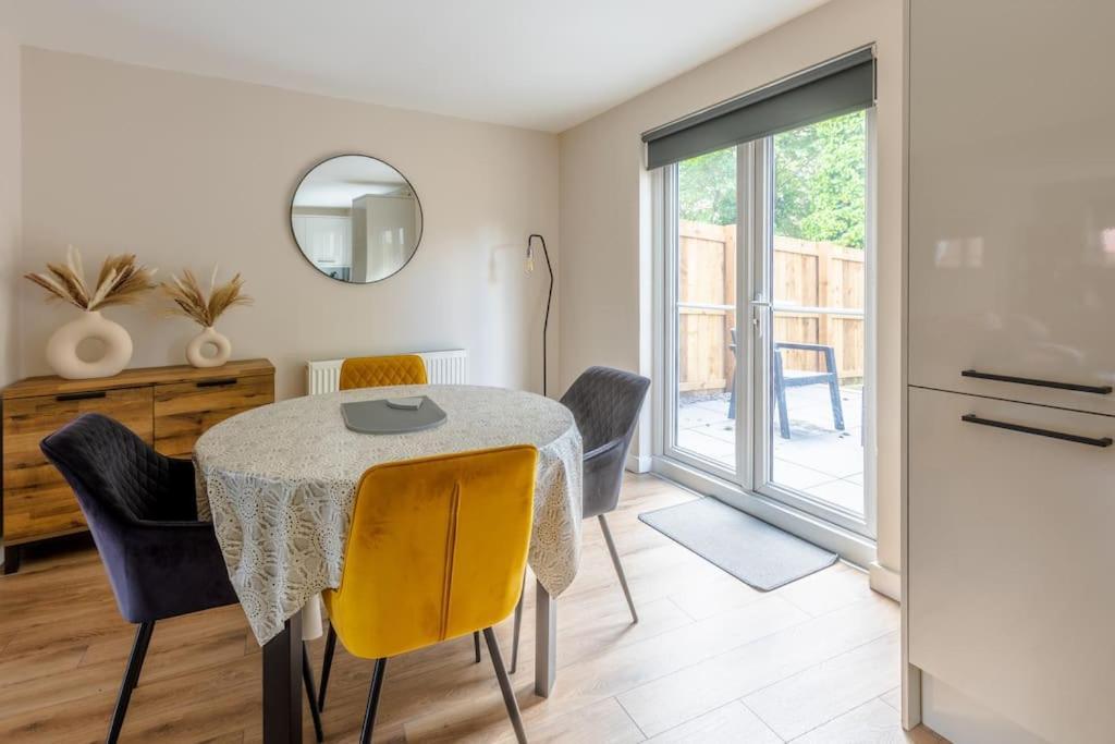 Modern 3 Bedroom In Holiday home Glasgow