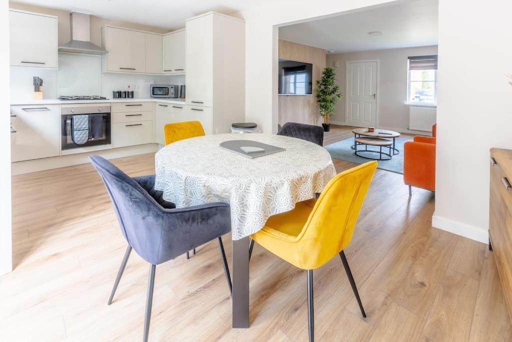 Holiday home Modern 3 Bedroom In