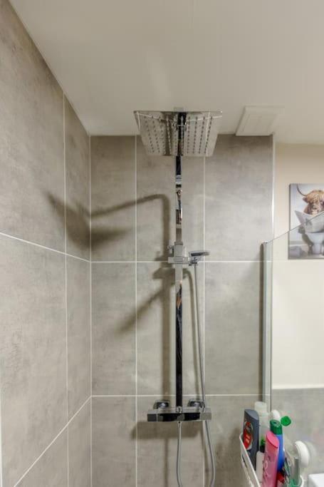 Modern 3 Bedroom In Holiday home *