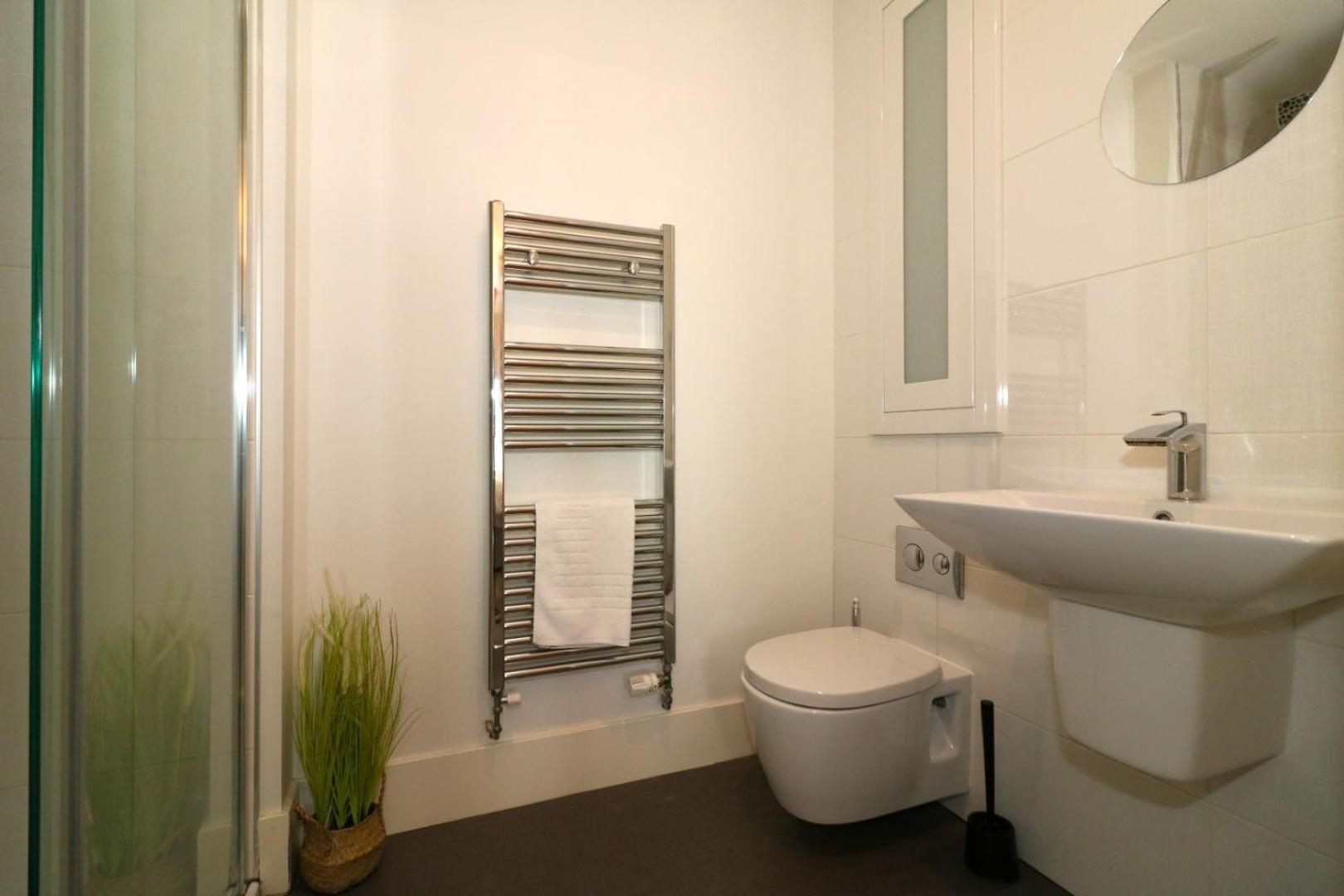 Signature - Oatlands House Apartment Glasgow