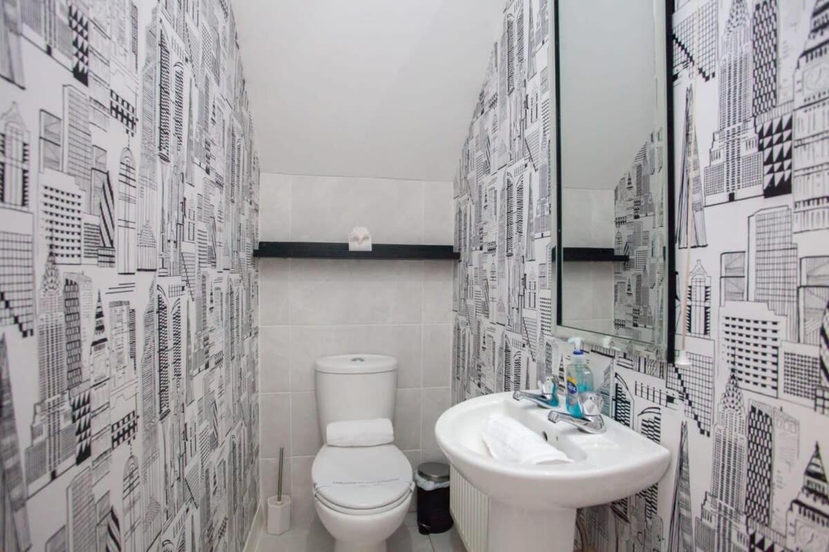 Beautifully Designed Pollok House Holiday home Glasgow