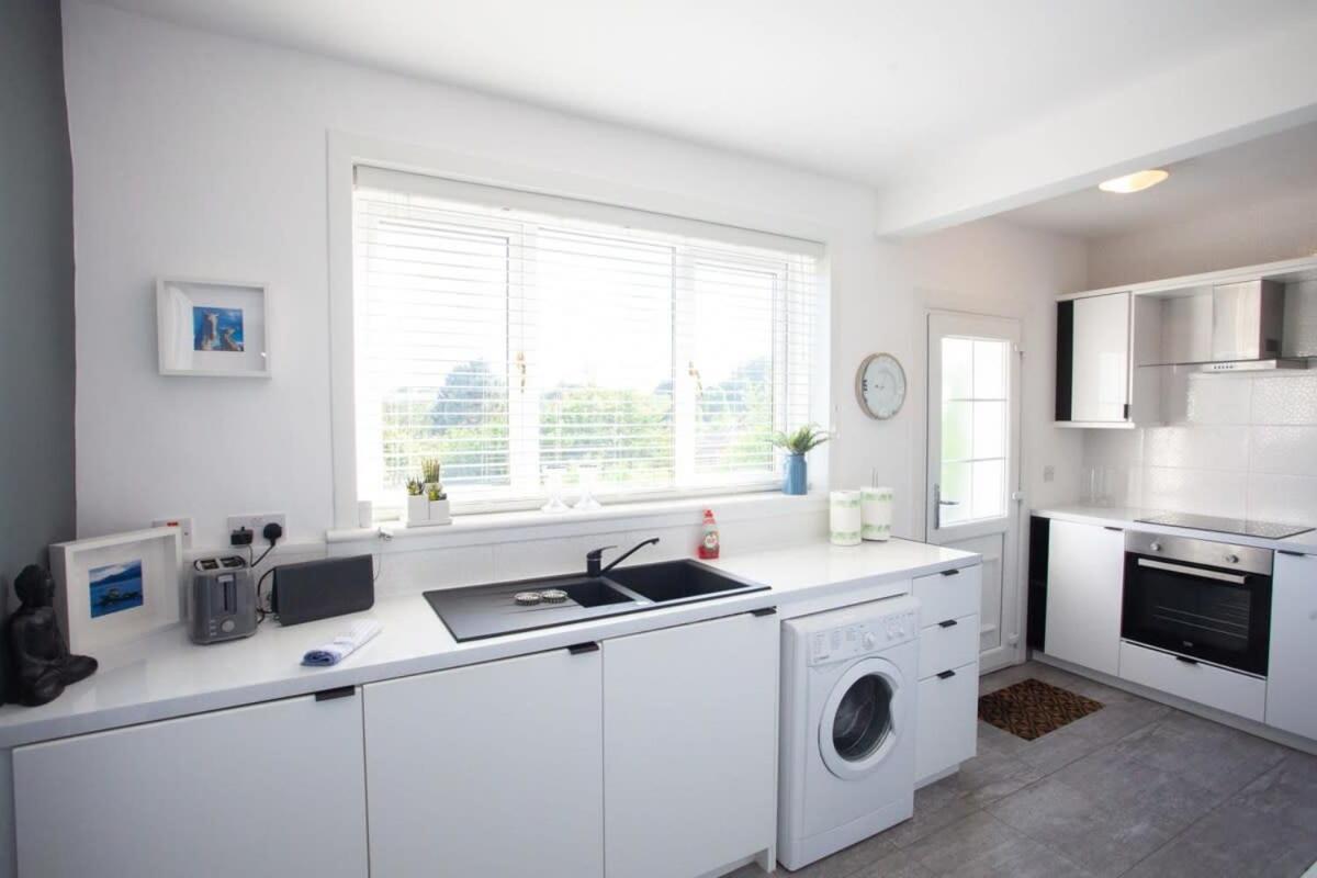 Beautifully Designed Pollok House Holiday home *