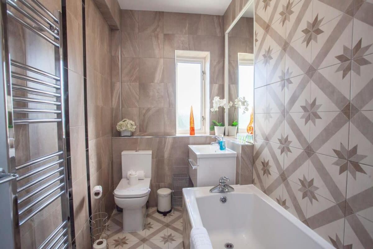 Beautifully Designed Pollok House Holiday home Glasgow