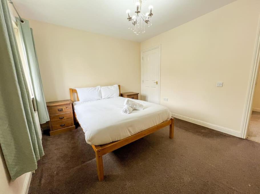 Semi-detached In Apartment