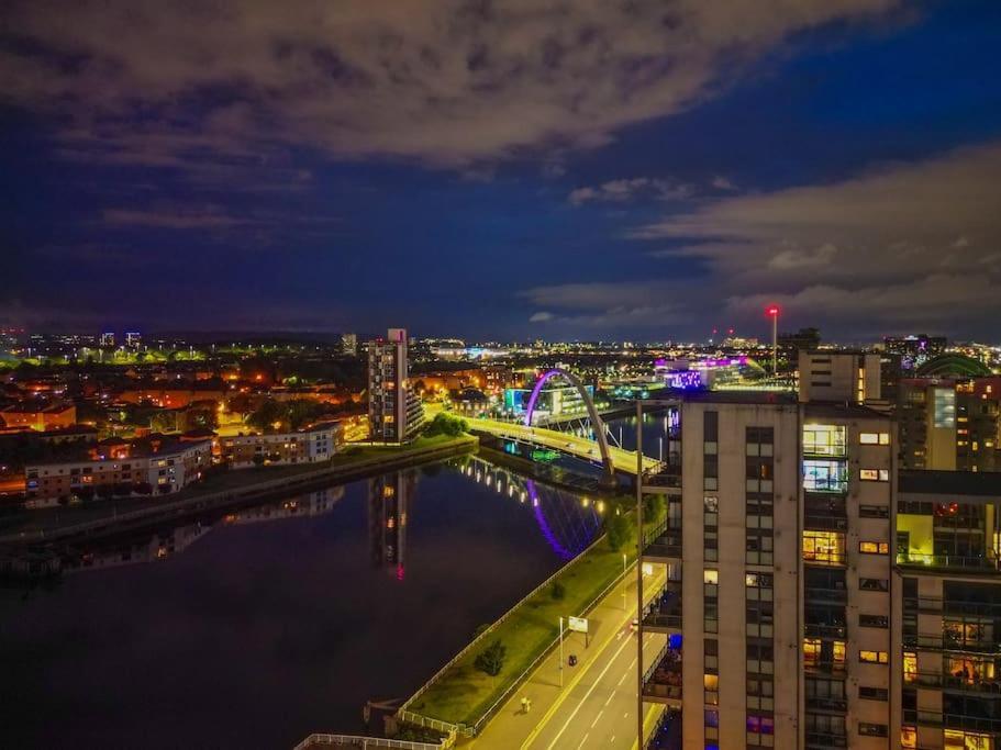 Apartment Luxurious Penthouse With Bar At Hydro & Secc *