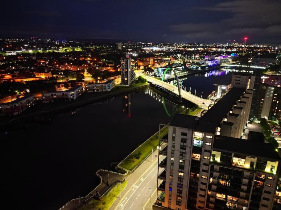 Apartment Luxurious Penthouse With Bar At Hydro & Secc *