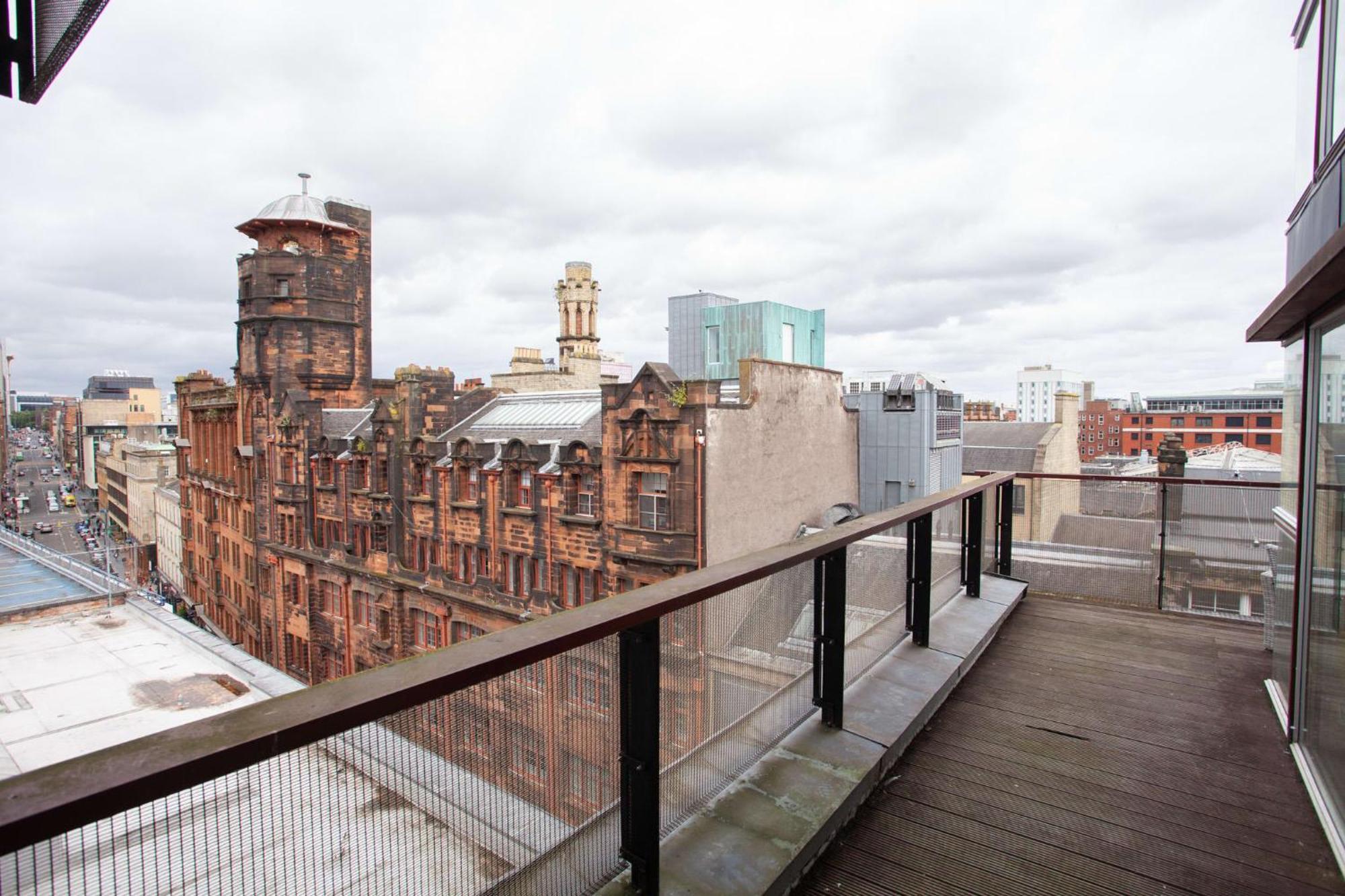 Beautiful Penthouse In Centre Location