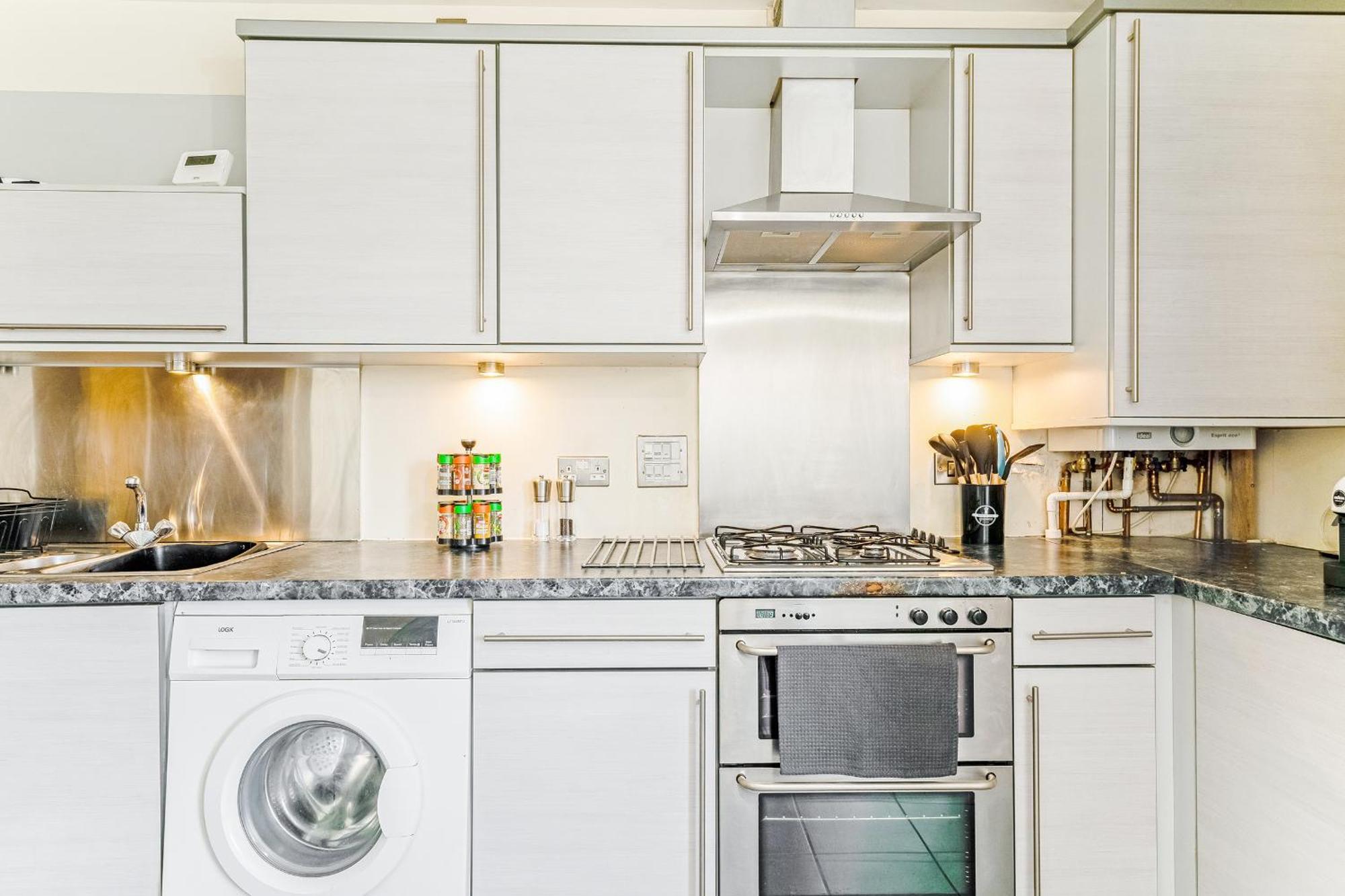 4bed Finnieston Skyhigh Duplex *