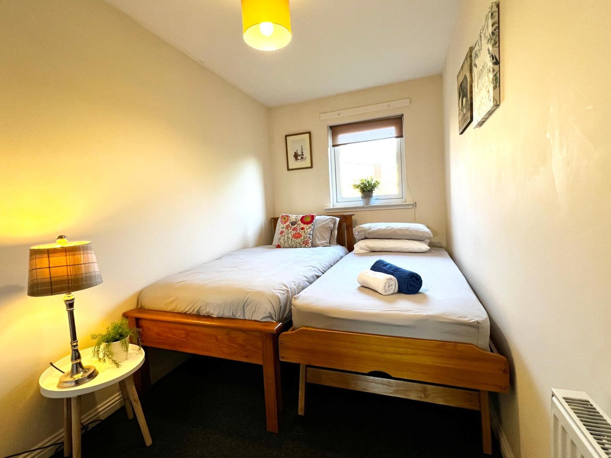 Stylish Modern Flat With Juliet Balcony & Parking *