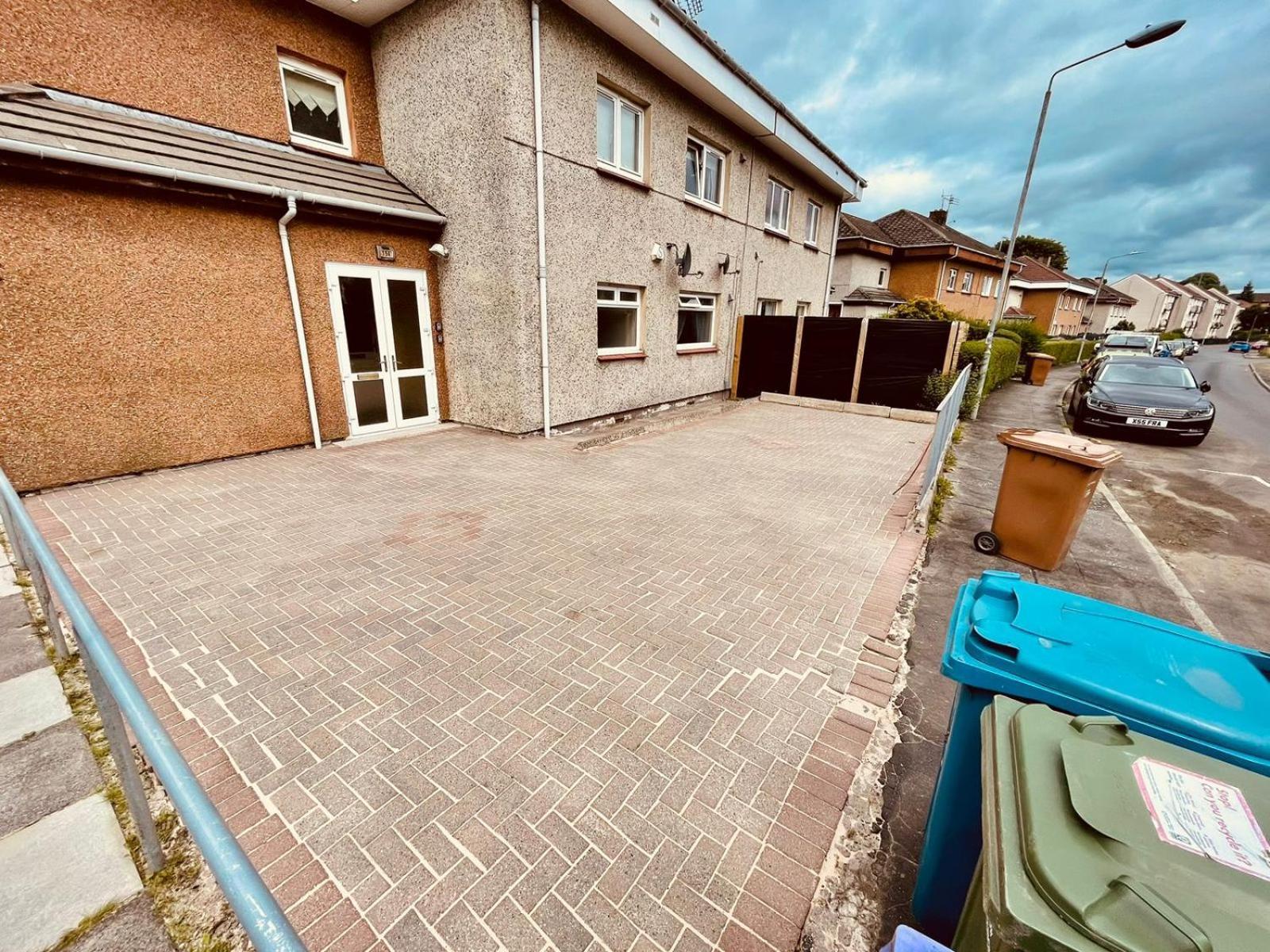 Apartment Large 3 Bed, Great For Contractors, With Private Parking Glasgow