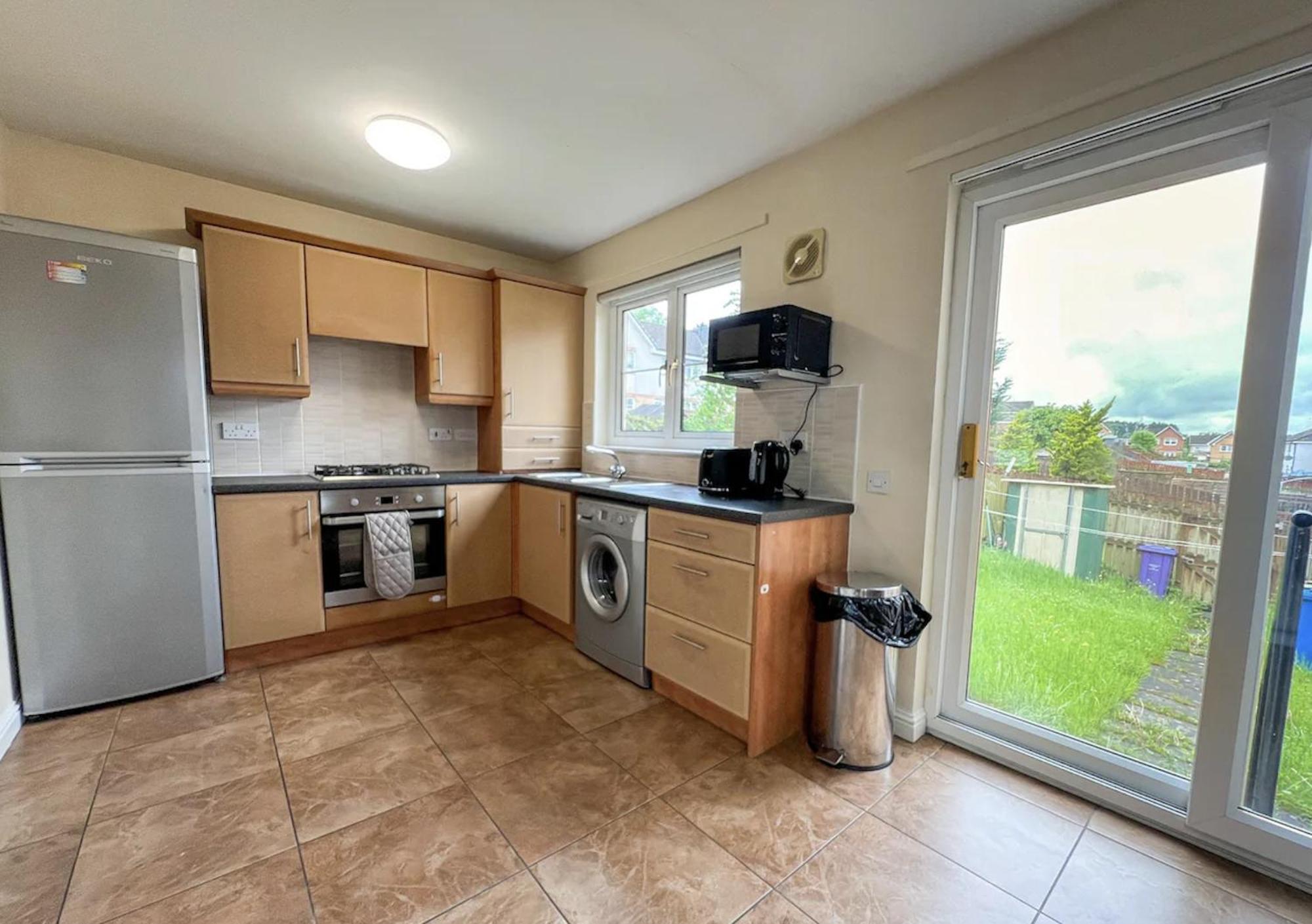 Villa - Entire House - Free Parking , Free Super Fast Wifi , Private Garden & Parking Security