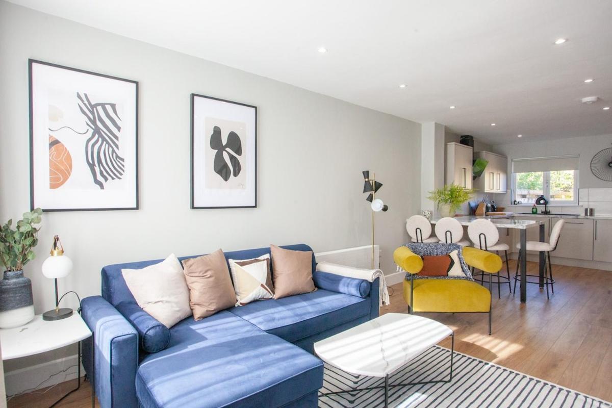 Stylish And Modern 2 Bed House * Glasgow
