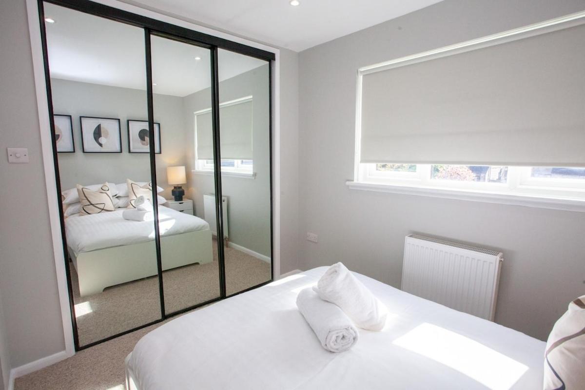Stylish And Modern 2 Bed House *
